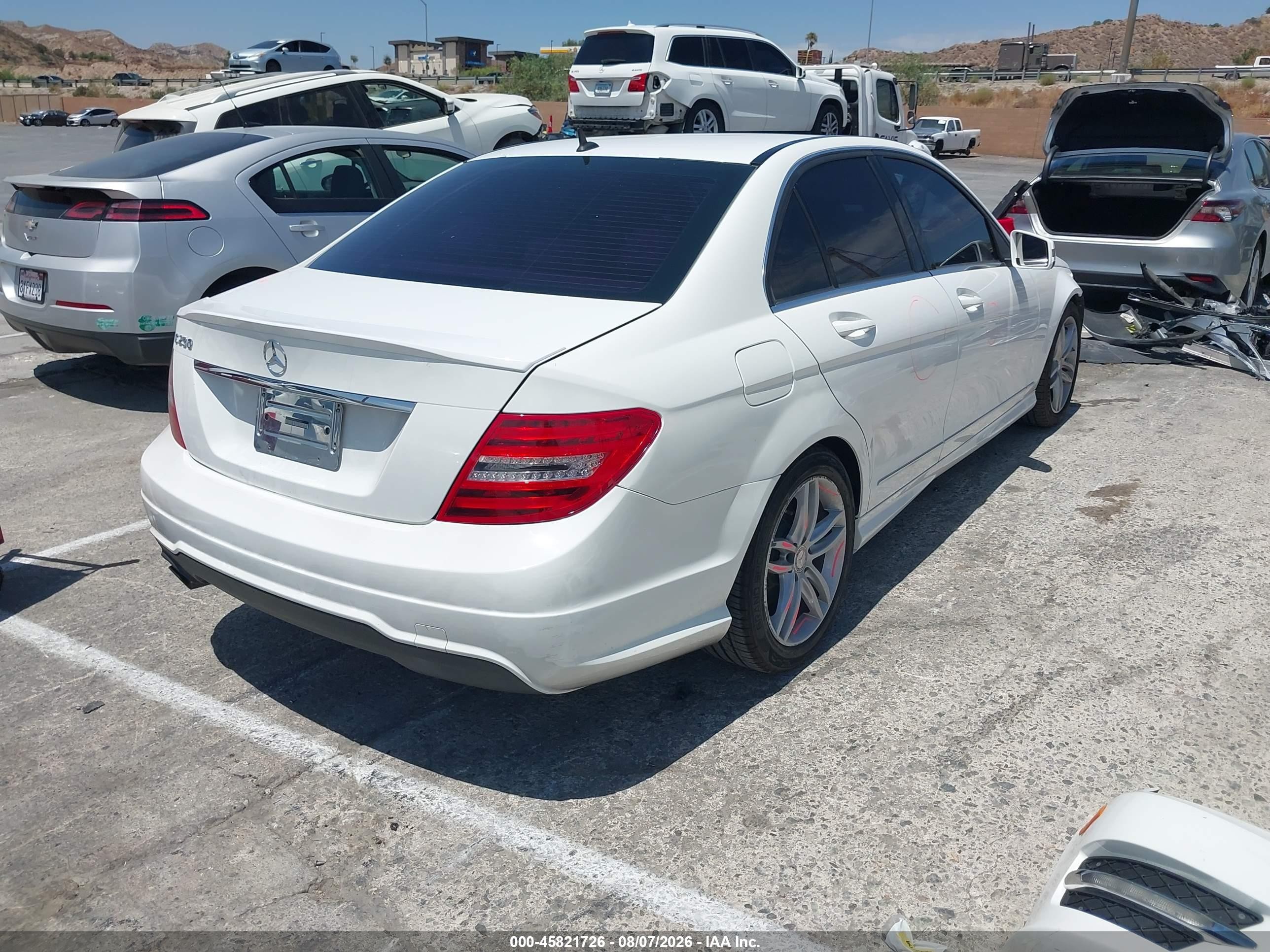 2013 Mercedes-benz C 250 Sport White vin: WDDGF4HB9DR265064