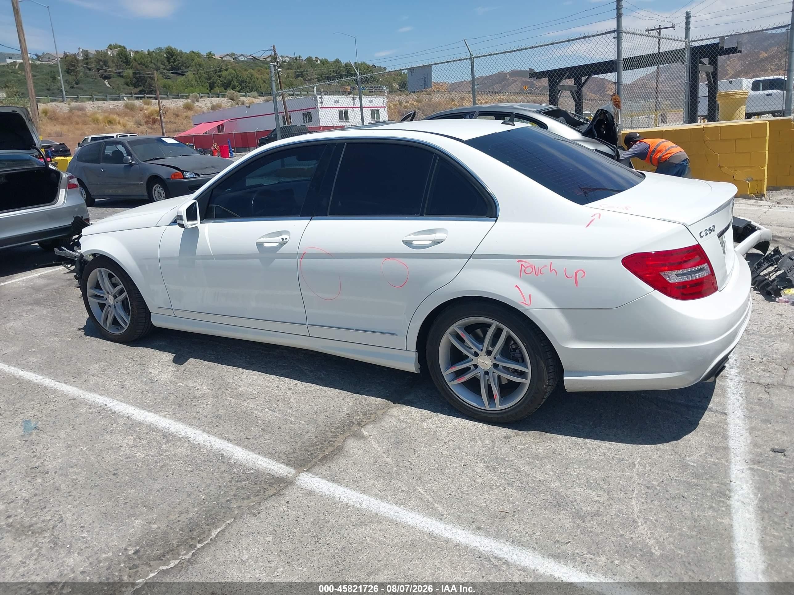 2013 Mercedes-benz C 250 Sport White vin: WDDGF4HB9DR265064