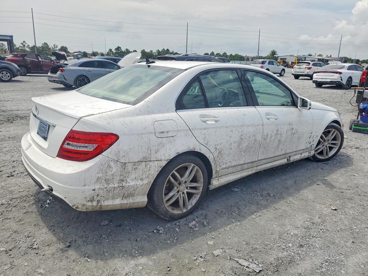 2013 Mercedes-benz C 250 White vin: WDDGF4HB9DR268577
