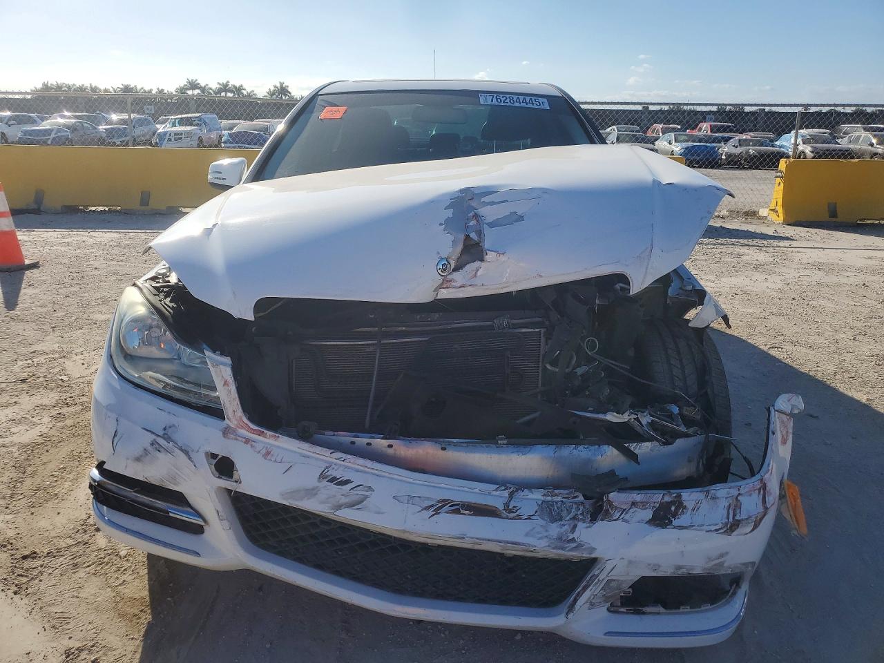 2013 Mercedes-benz C 250 White vin: WDDGF4HB9DR272502
