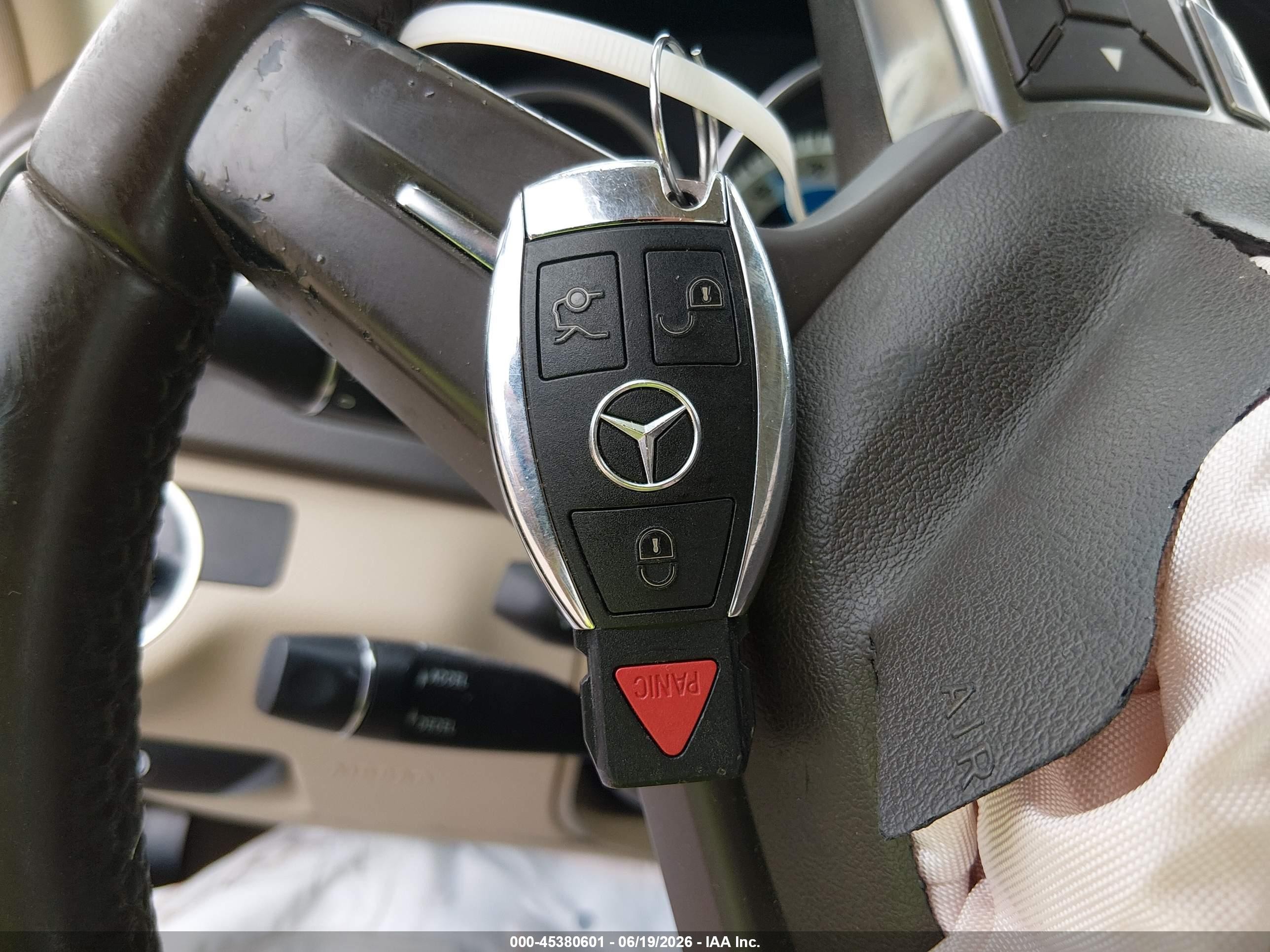 2013 Mercedes-benz C 250 Luxury White vin: WDDGF4HB9DR281183