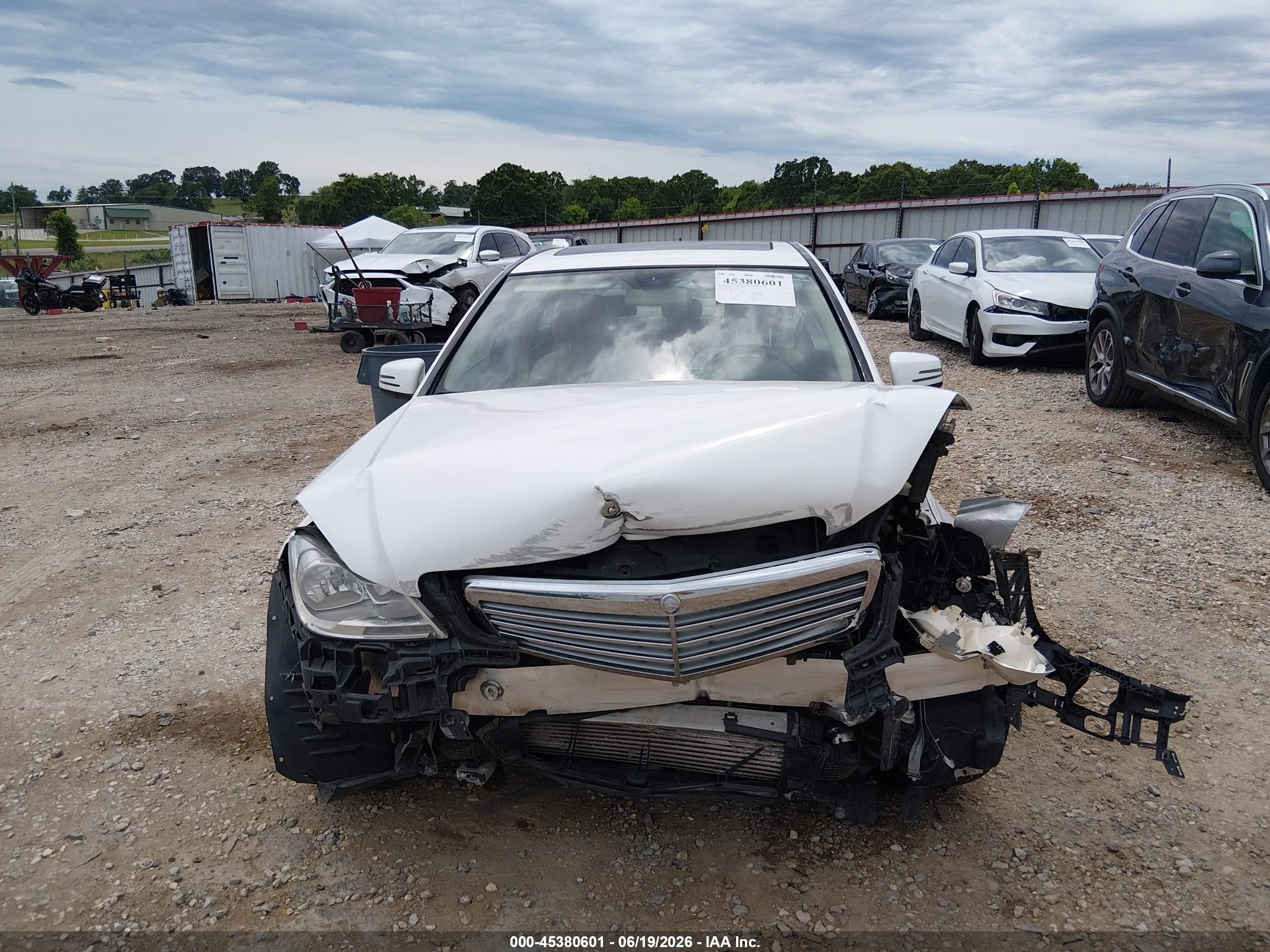 2013 Mercedes-benz C 250 Luxury White vin: WDDGF4HB9DR281183