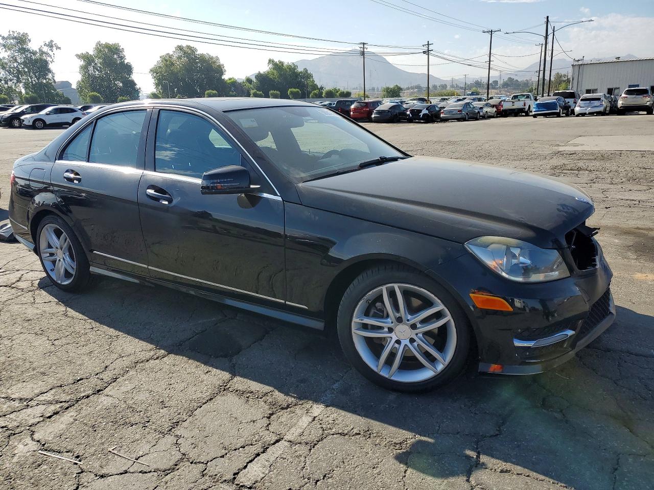 2013 Mercedes-benz C 250 Black vin: WDDGF4HB9DR293625