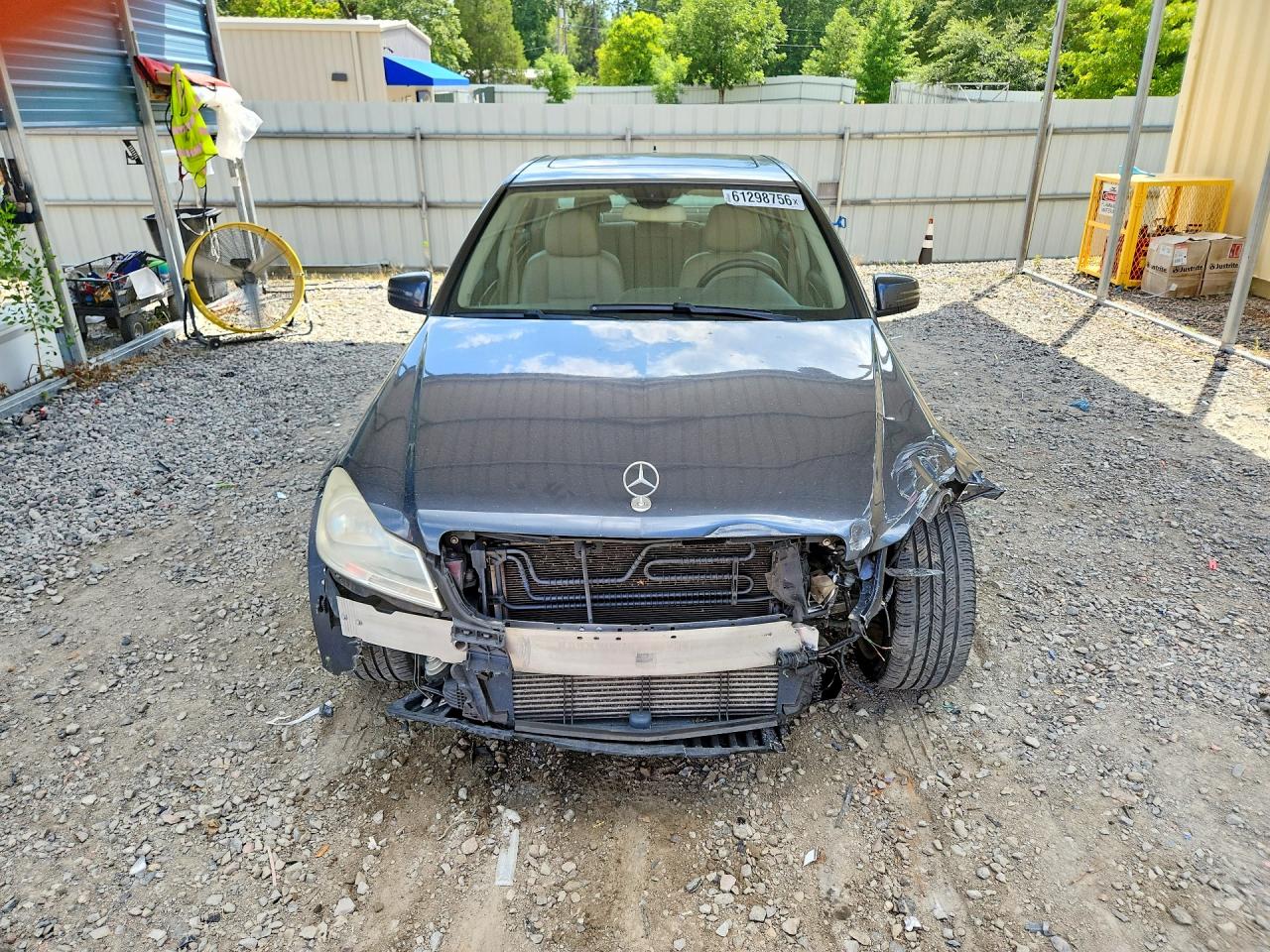 2013 Mercedes-benz C 250 Угольный vin: WDDGF4HB9DR294337