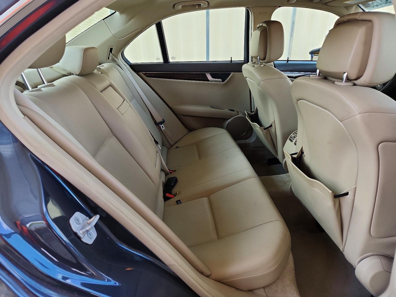 2013 Mercedes-benz C 250 Угольный vin: WDDGF4HB9DR294337