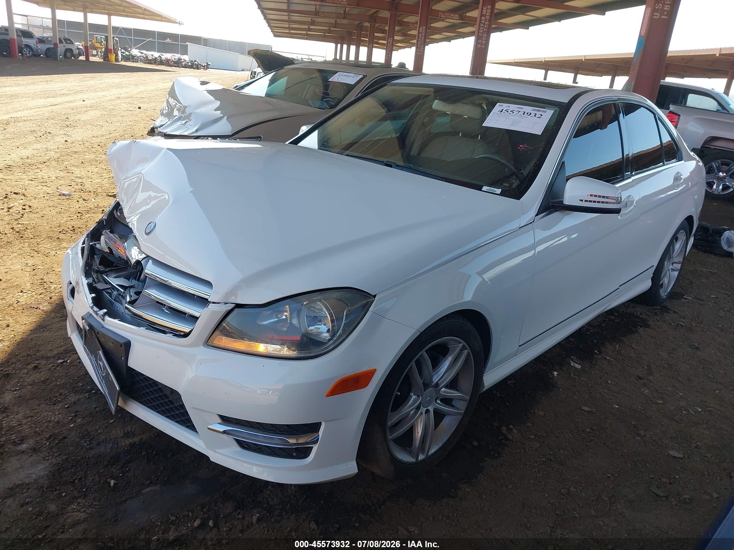 2013 Mercedes-benz C 250 Sport White vin: WDDGF4HB9DR298808