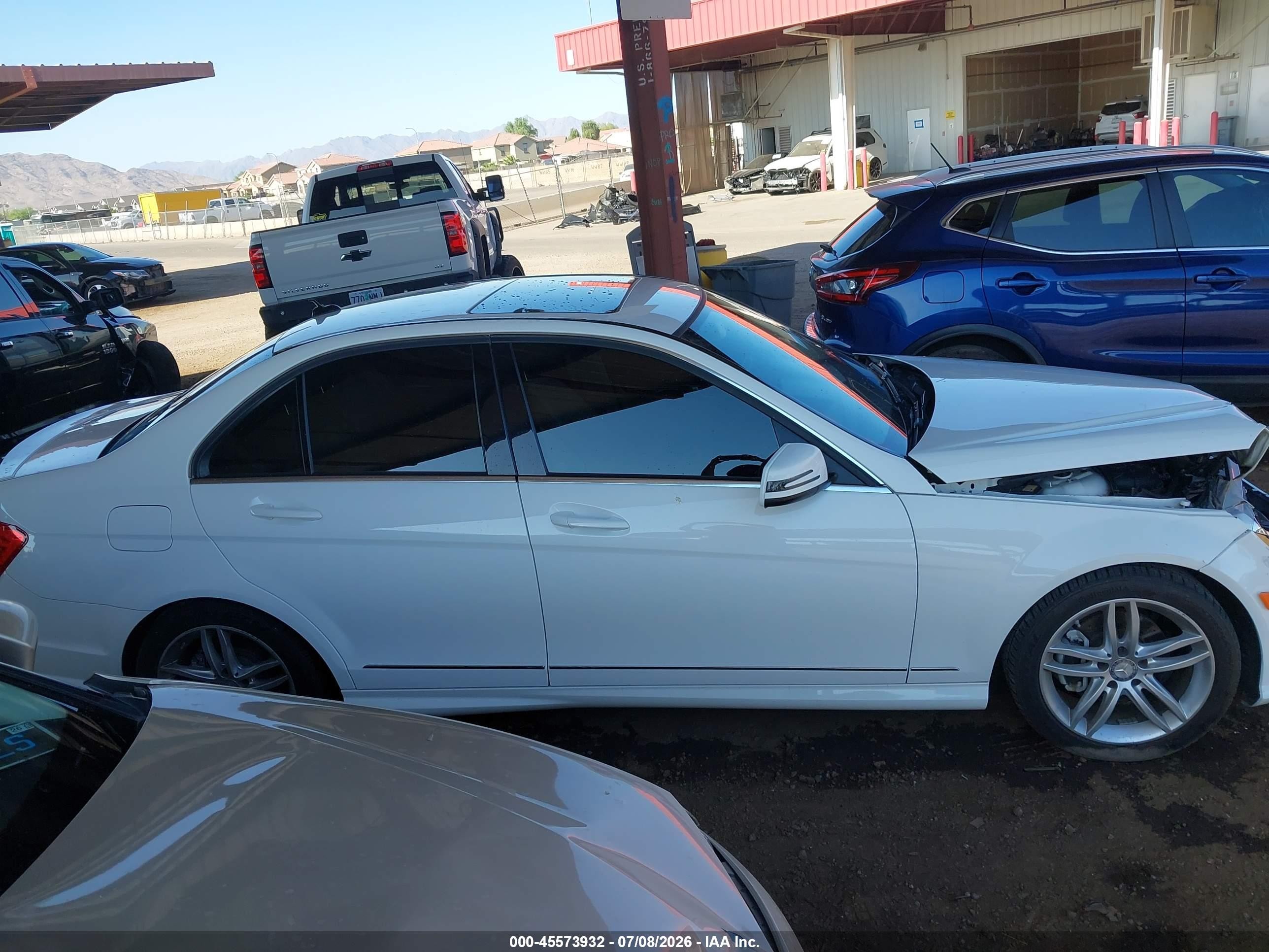 2013 Mercedes-benz C 250 Sport White vin: WDDGF4HB9DR298808