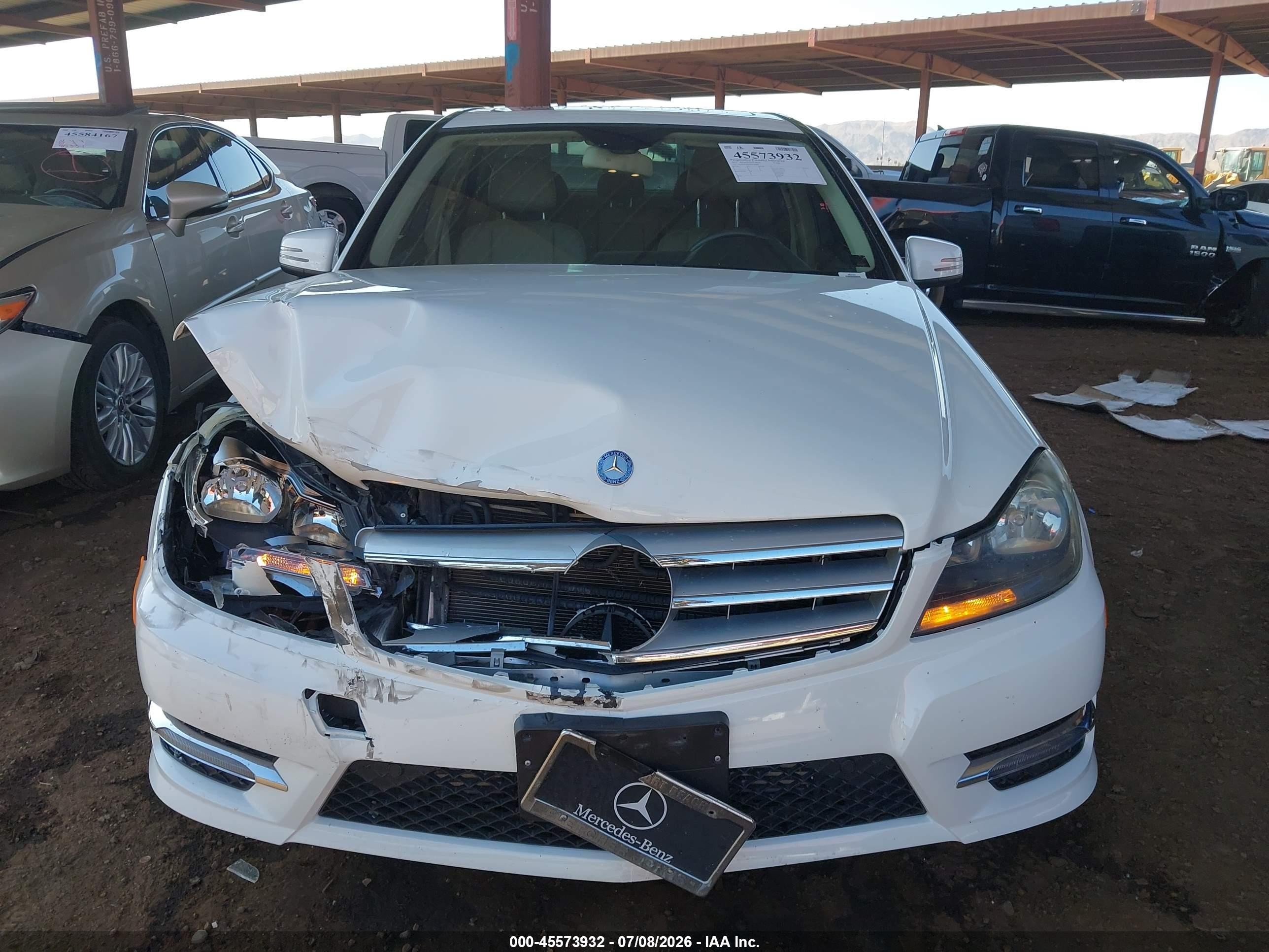 2013 Mercedes-benz C 250 Sport White vin: WDDGF4HB9DR298808