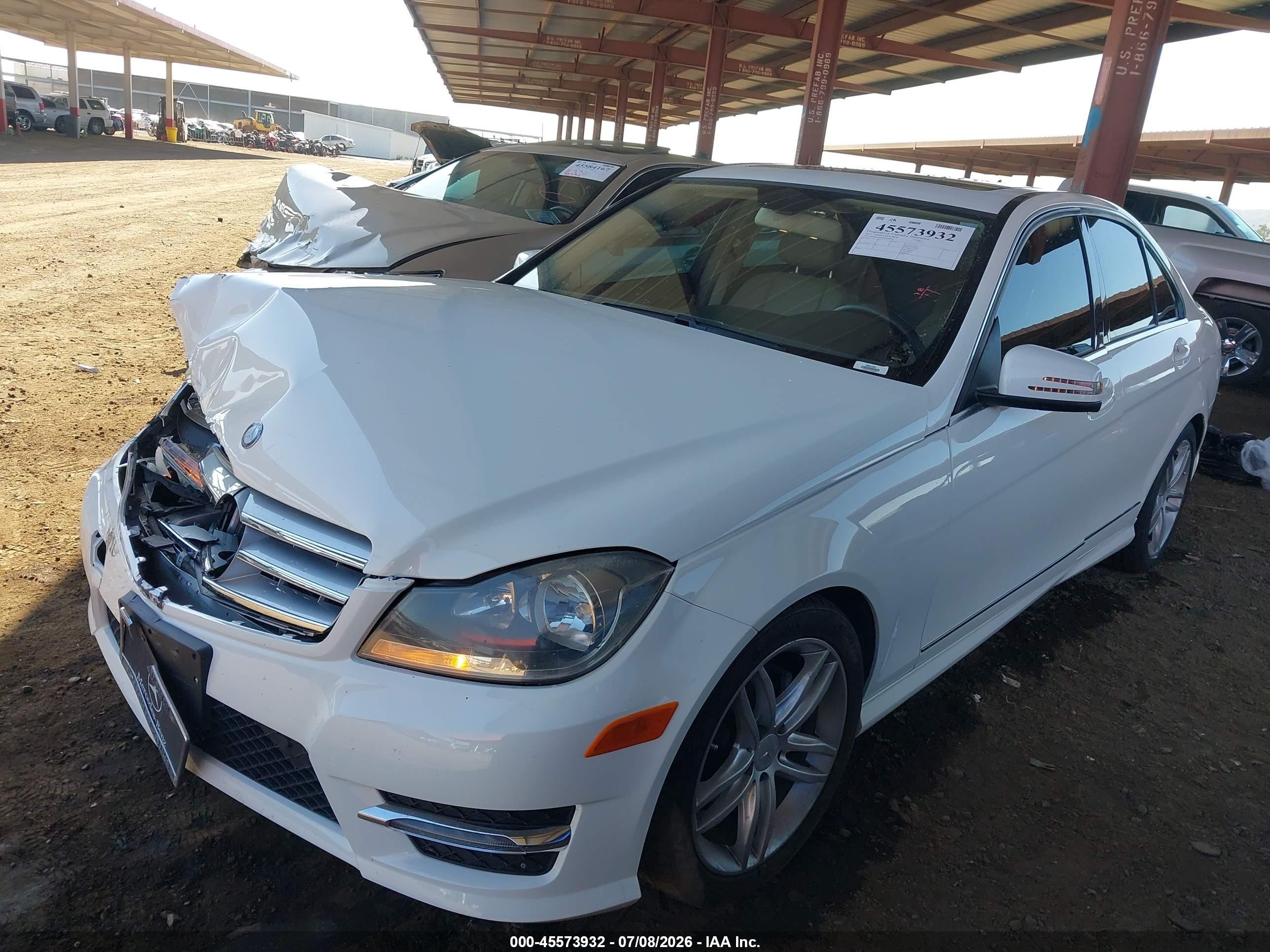 2013 Mercedes-benz C 250 Sport White vin: WDDGF4HB9DR298808