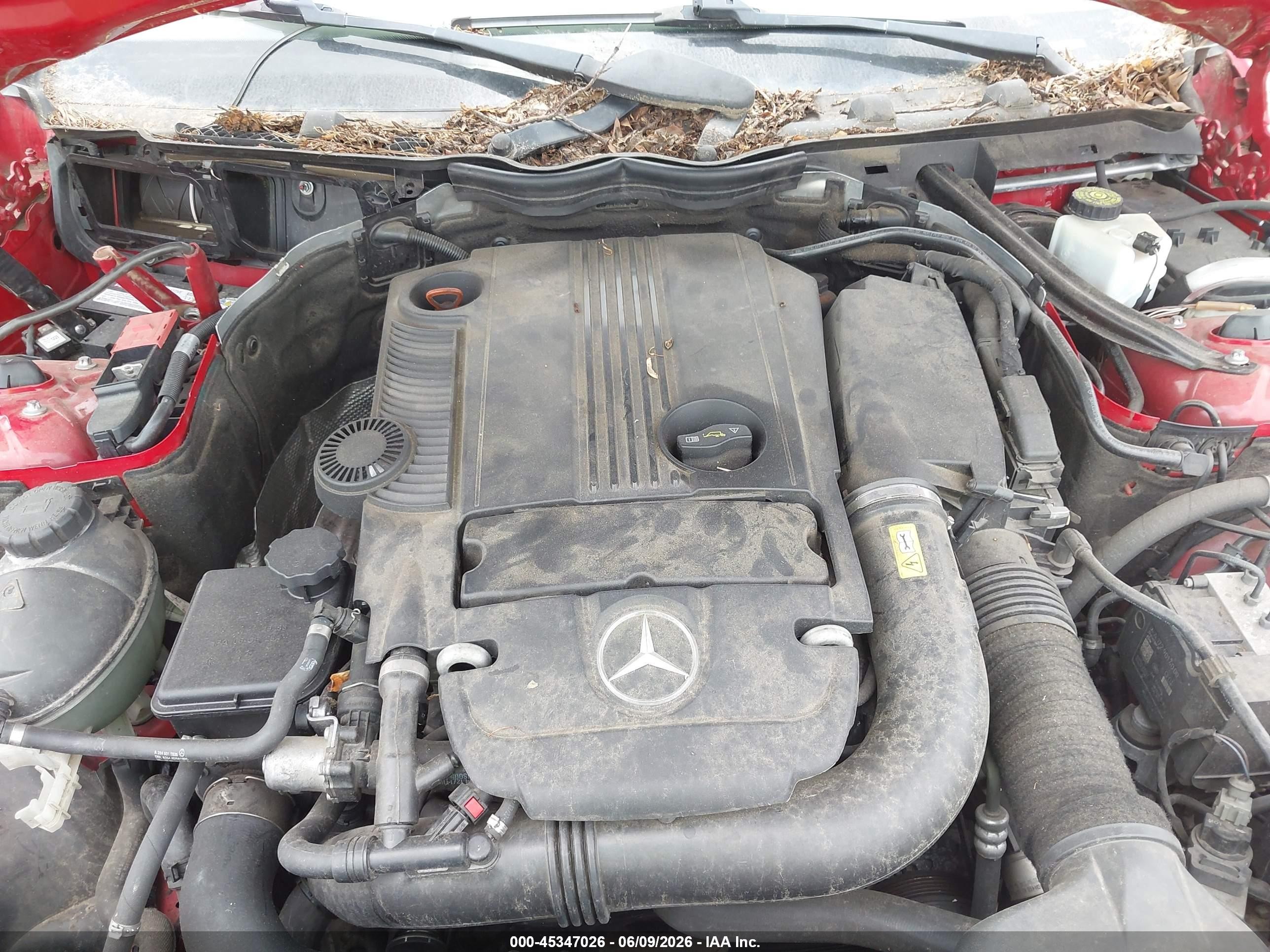 2014 Mercedes-benz C 250 Sport Красный vin: WDDGF4HB9EA937317