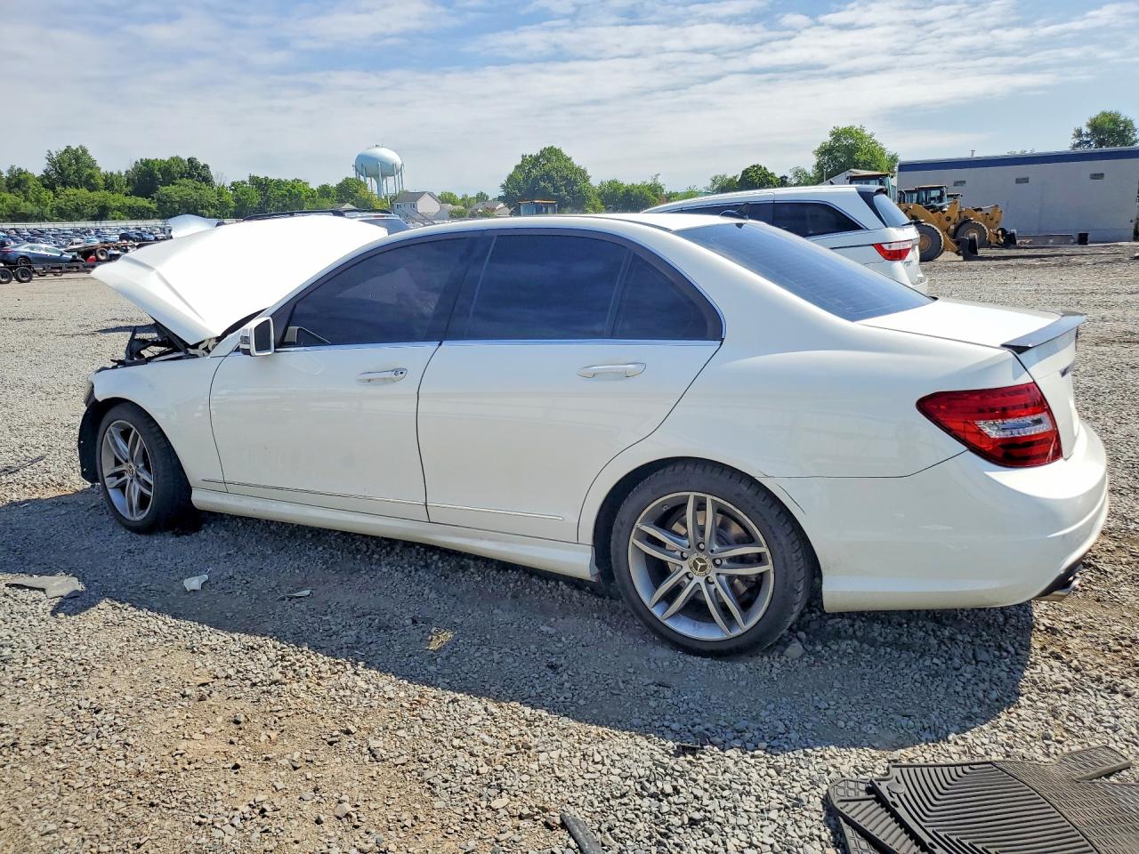 2014 Mercedes-benz C 250 Белый vin: WDDGF4HB9EA941562