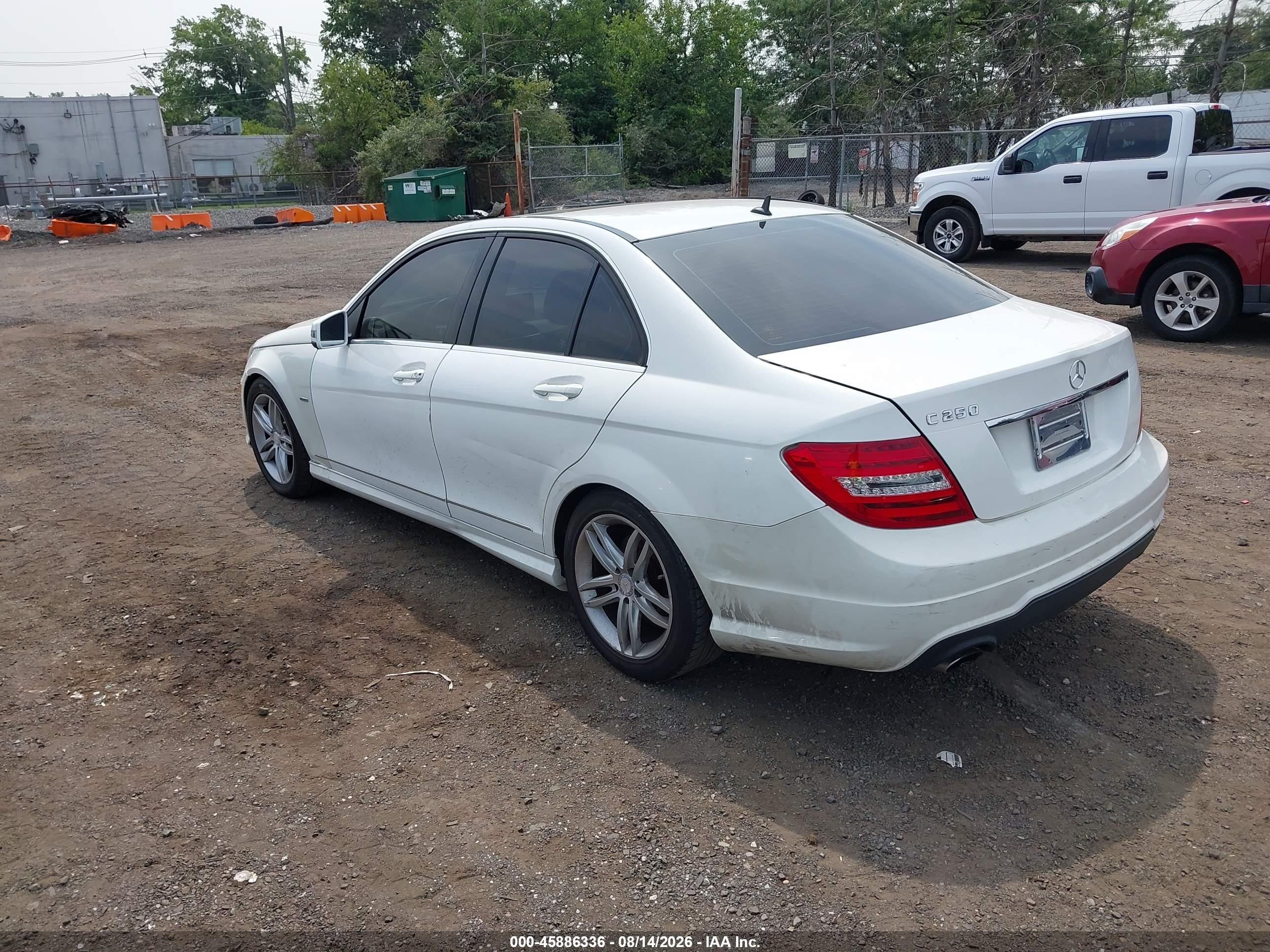 2014 Mercedes-benz C 250 Sport White vin: WDDGF4HB9EA950259