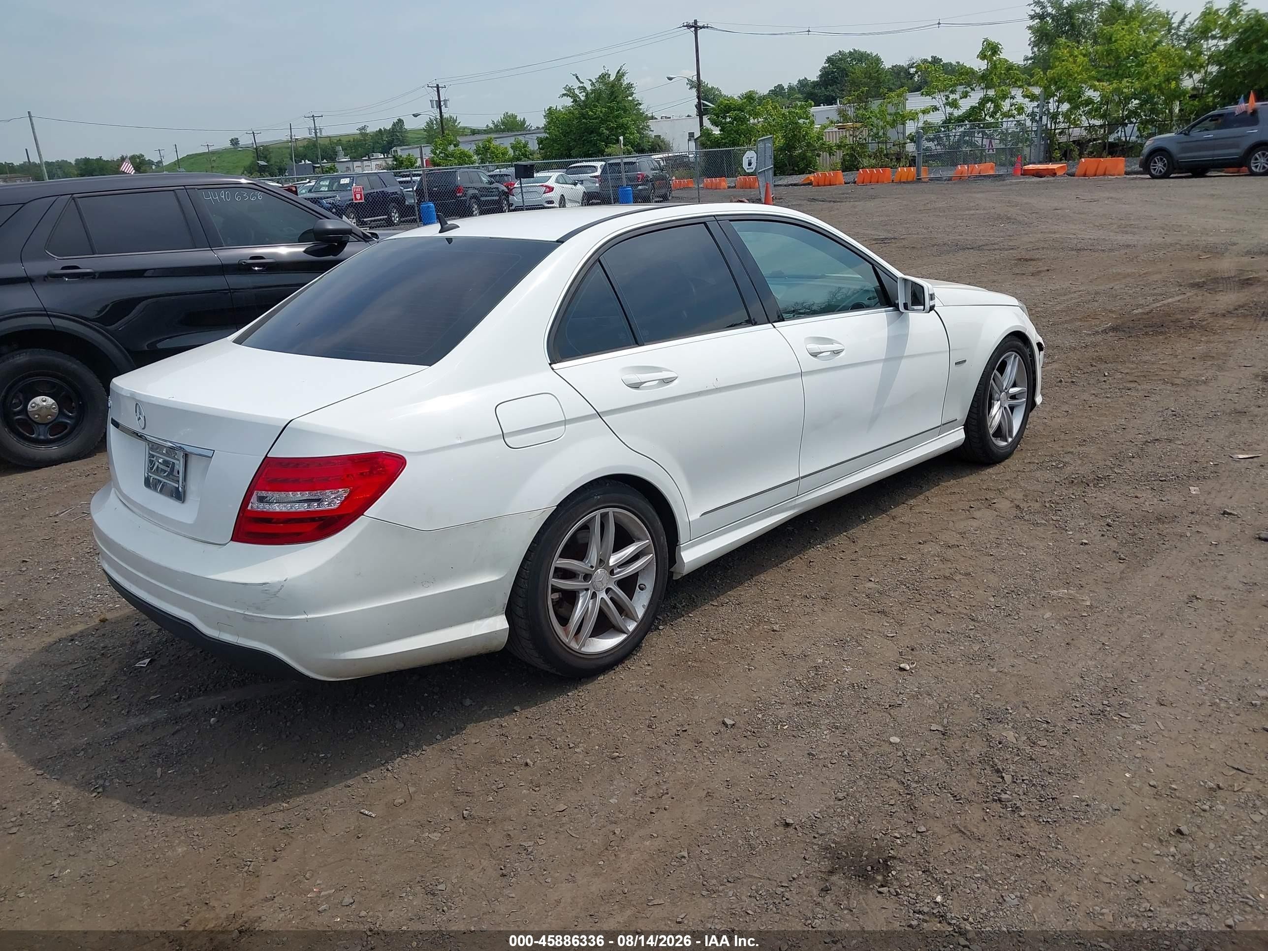 2014 Mercedes-benz C 250 Sport White vin: WDDGF4HB9EA950259