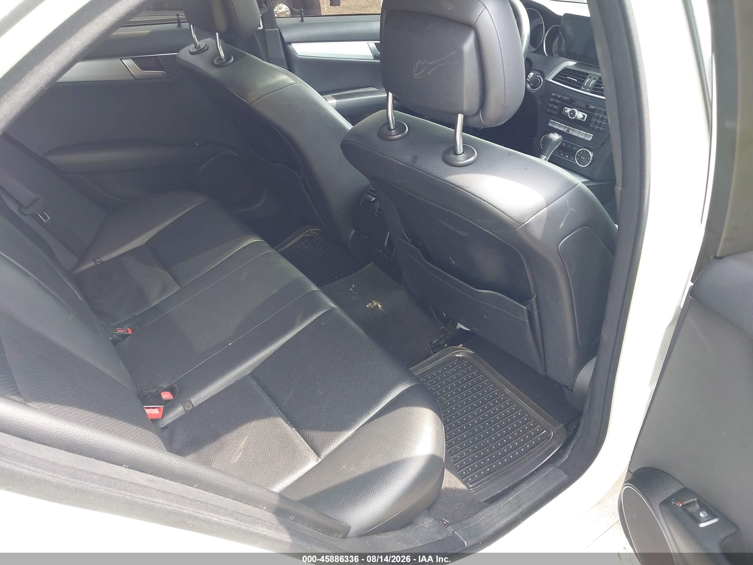 2014 Mercedes-benz C 250 Sport White vin: WDDGF4HB9EA950259