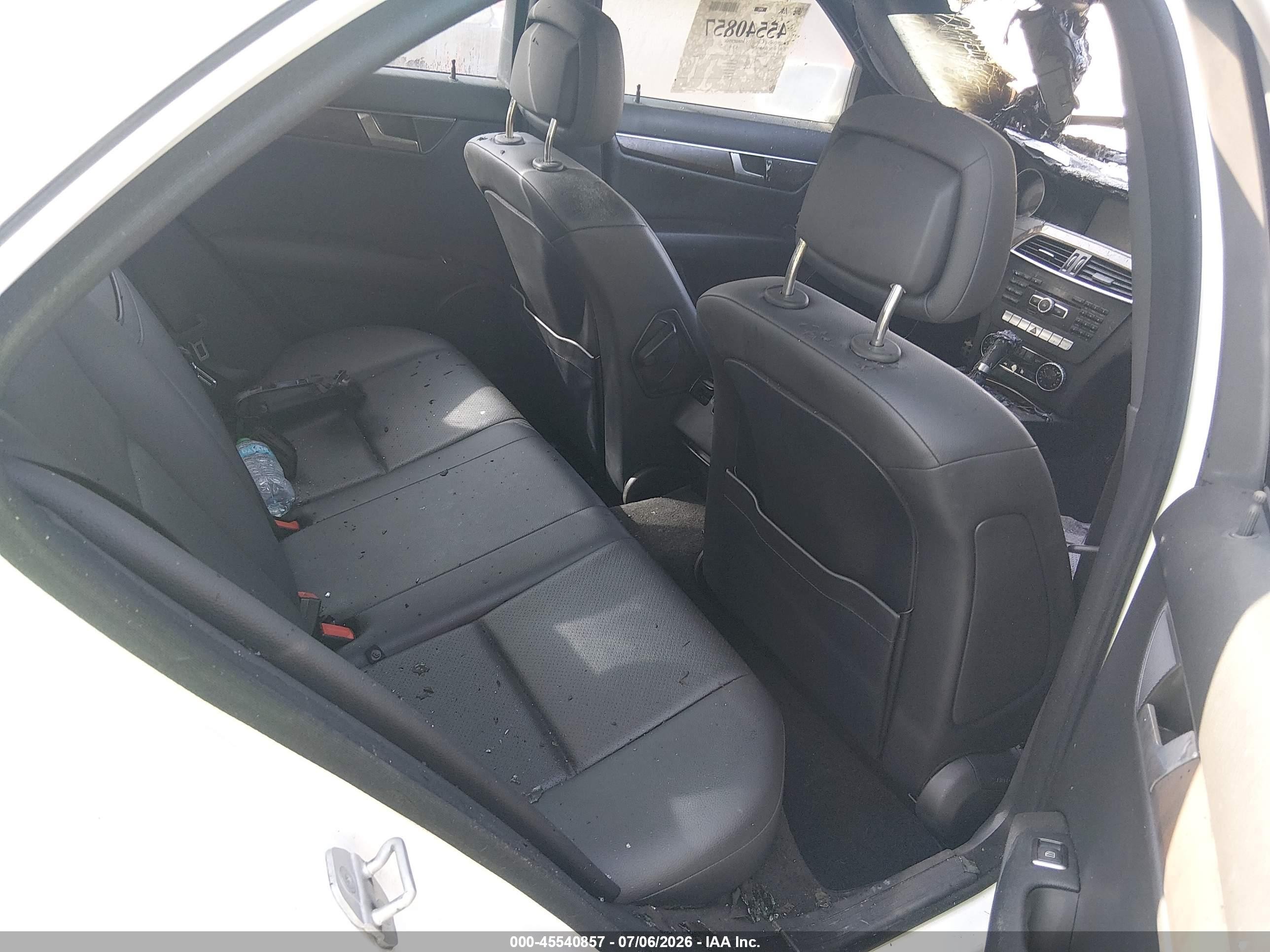 2014 Mercedes-benz C 250 Sport Белый vin: WDDGF4HB9EA951007