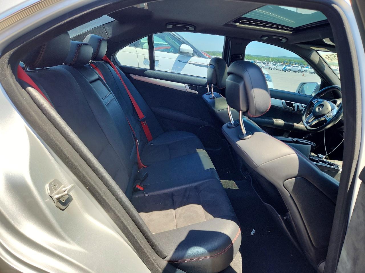 2014 Mercedes-benz C 250 Серебряный vin: WDDGF4HB9EA954232