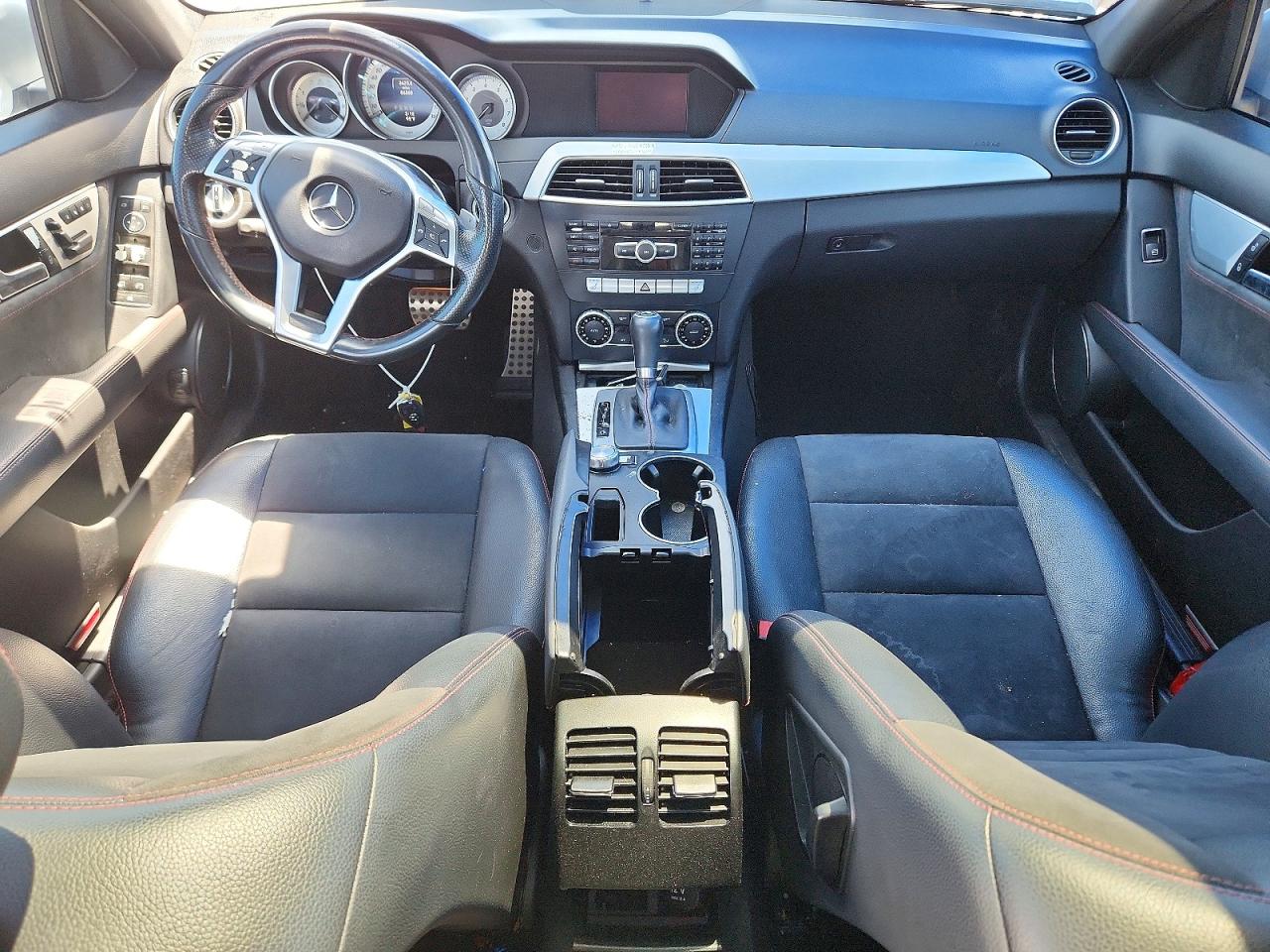 2014 Mercedes-benz C 250 Серебряный vin: WDDGF4HB9EA954232
