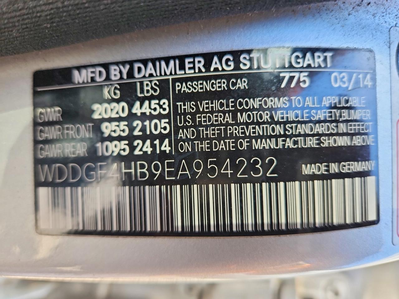 2014 Mercedes-benz C 250 Серебряный vin: WDDGF4HB9EA954232