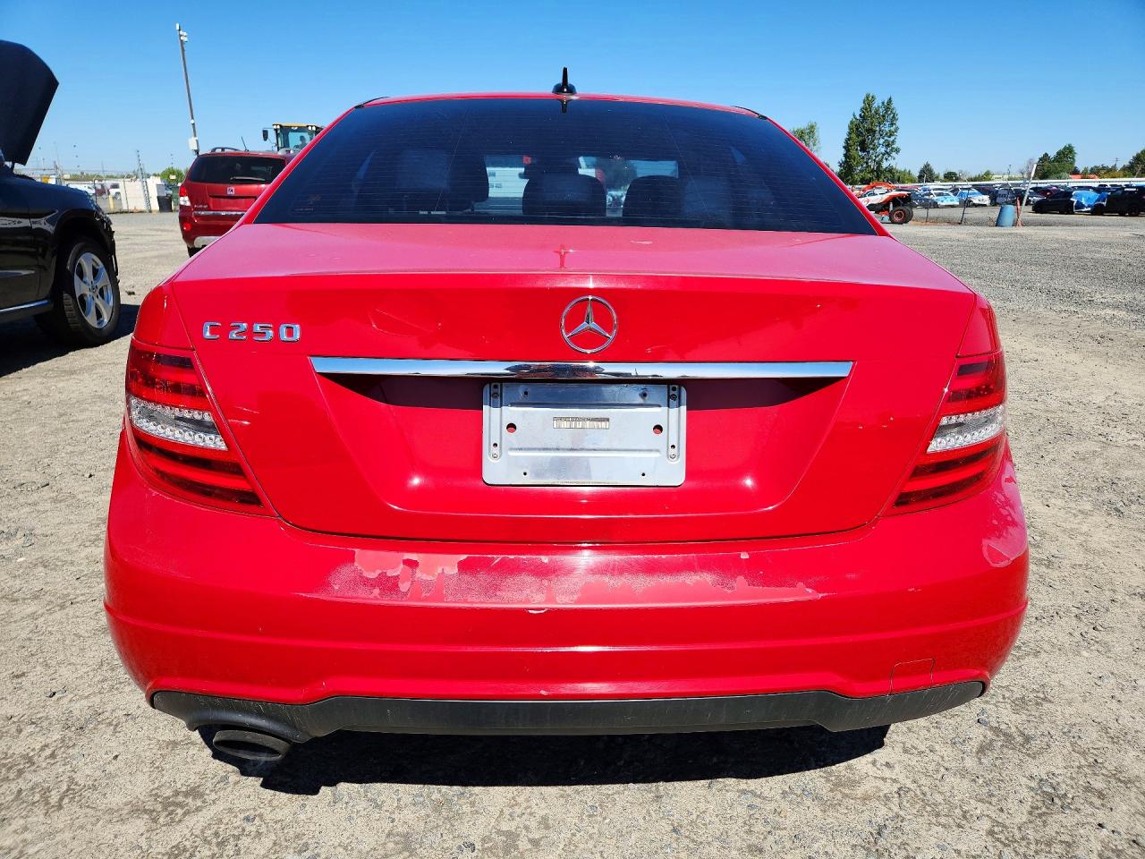 2014 Mercedes-benz C 250 Red vin: WDDGF4HB9EA963027