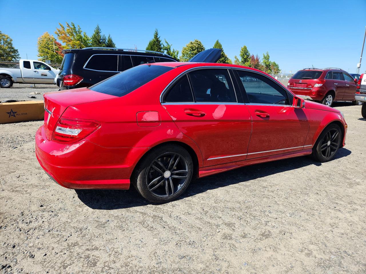 2014 Mercedes-benz C 250 Red vin: WDDGF4HB9EA963027