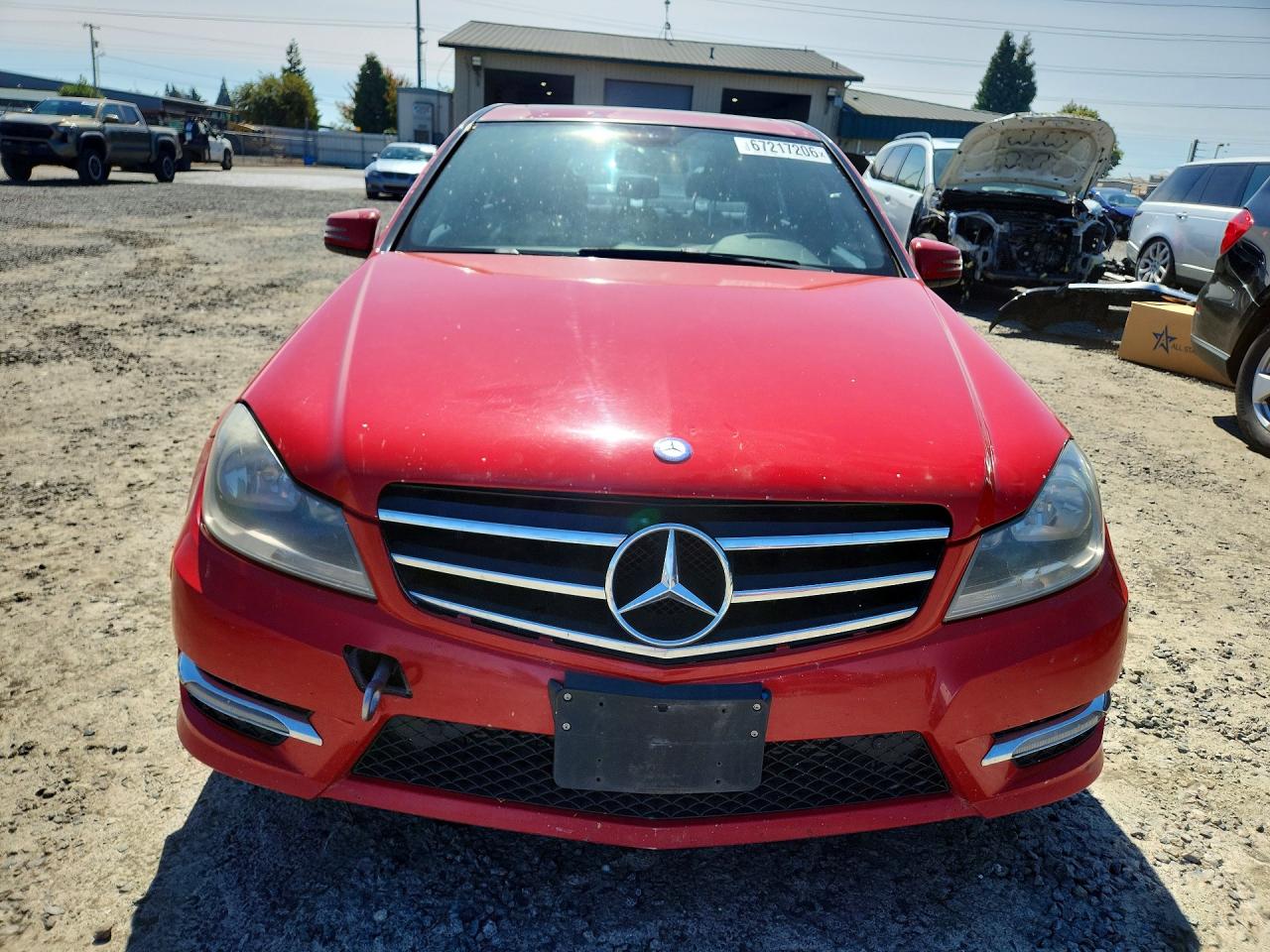 2014 Mercedes-benz C 250 Red vin: WDDGF4HB9EA963027