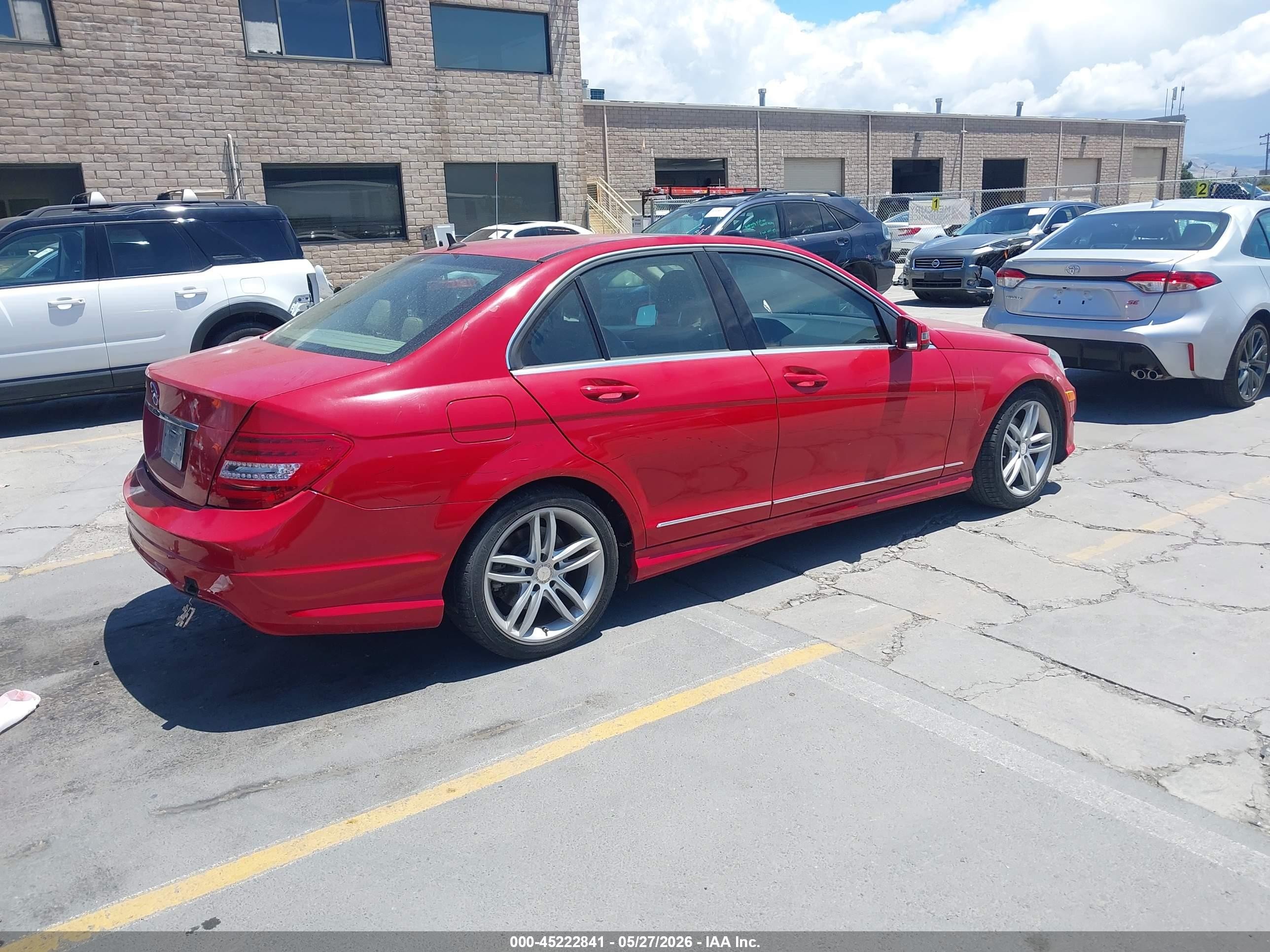2014 Mercedes-benz C 250 Sport Red vin: WDDGF4HB9EG155757