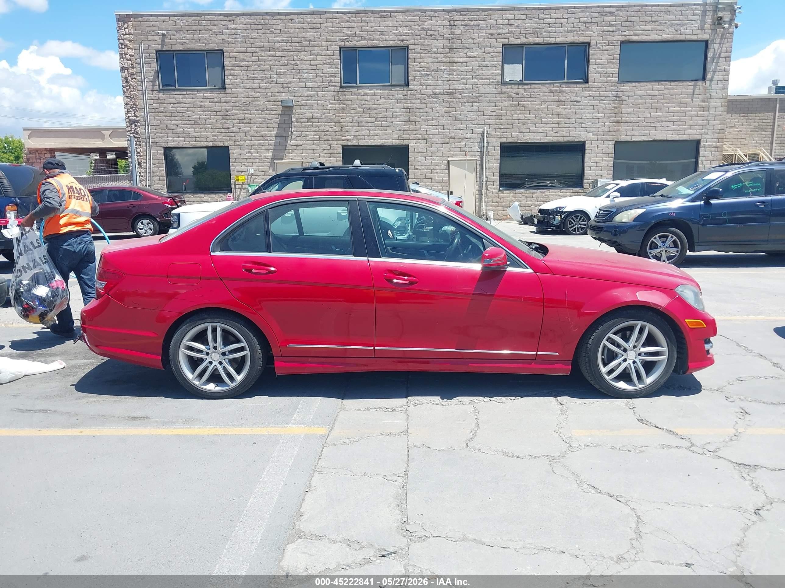 2014 Mercedes-benz C 250 Sport Red vin: WDDGF4HB9EG155757