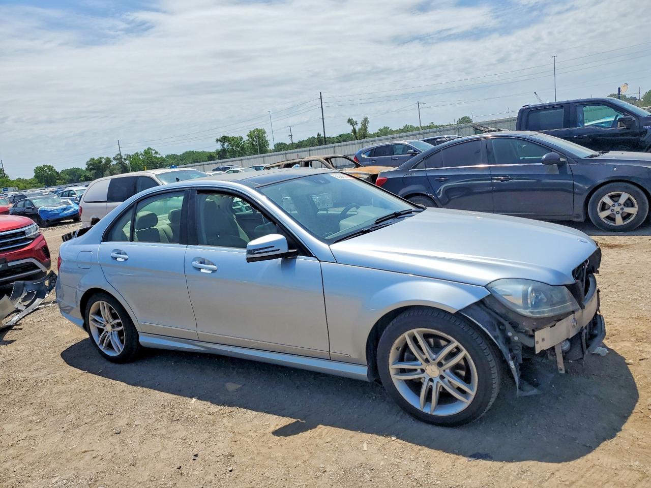 2014 Mercedes-benz C 250 Blue vin: WDDGF4HB9EG167178