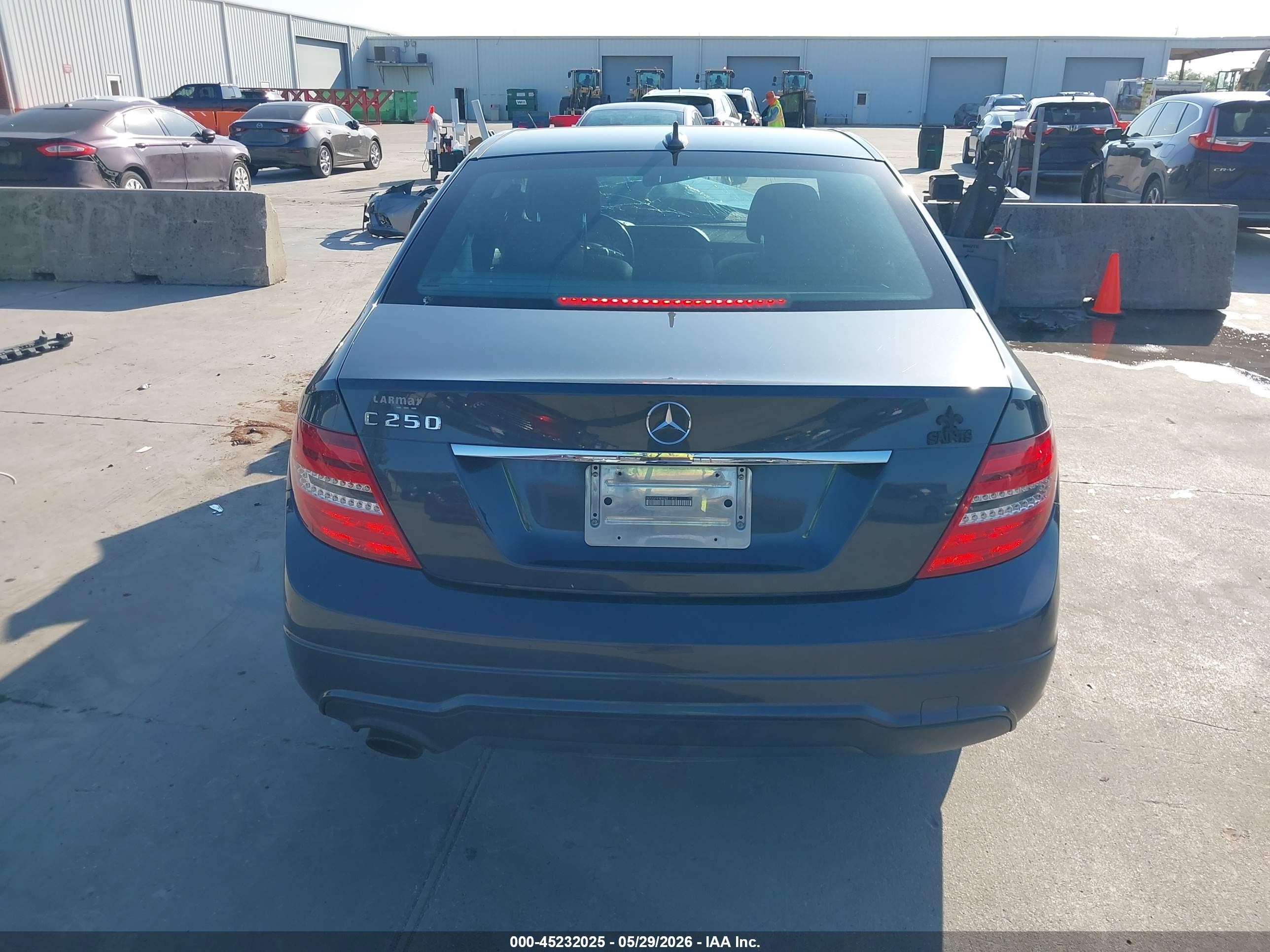 2014 Mercedes-benz C 250 Sport Серый vin: WDDGF4HB9EG211812