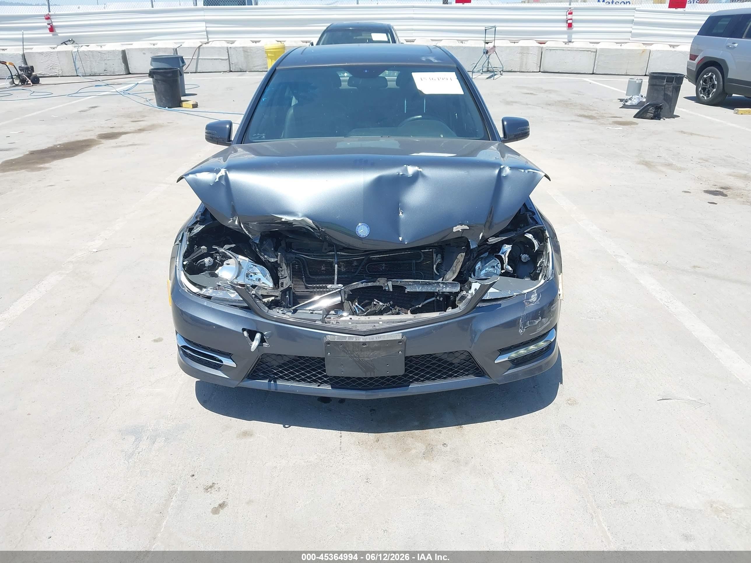 2014 Mercedes-benz C 250 Sport Серый vin: WDDGF4HB9EG248116