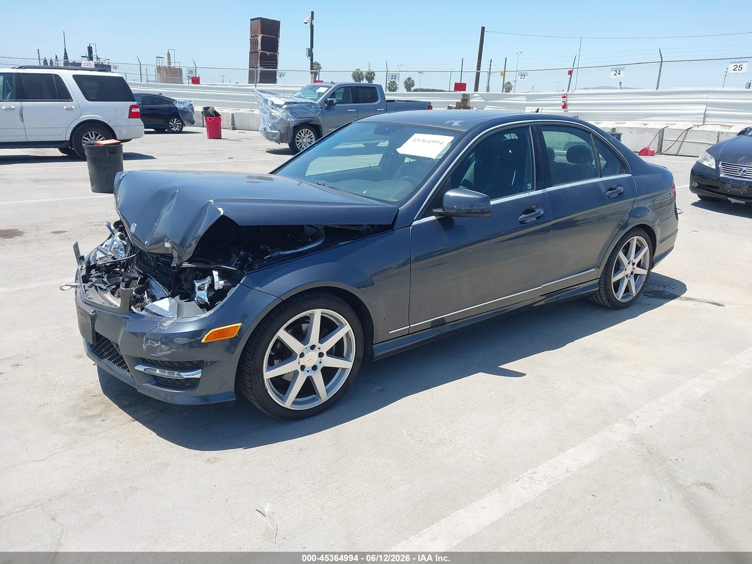 2014 Mercedes-benz C 250 Sport Серый vin: WDDGF4HB9EG248116
