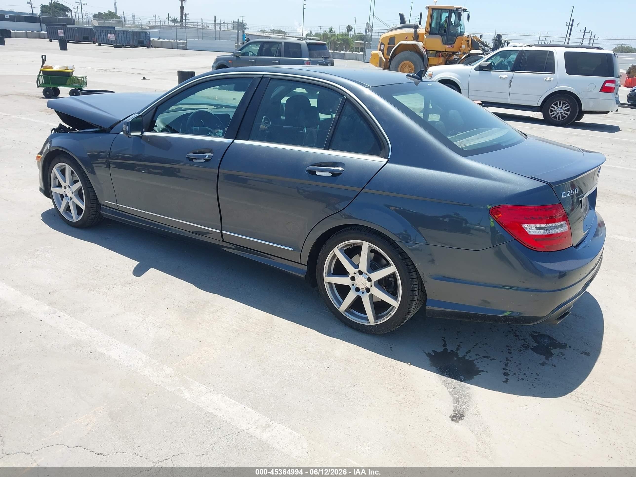 2014 Mercedes-benz C 250 Sport Серый vin: WDDGF4HB9EG248116