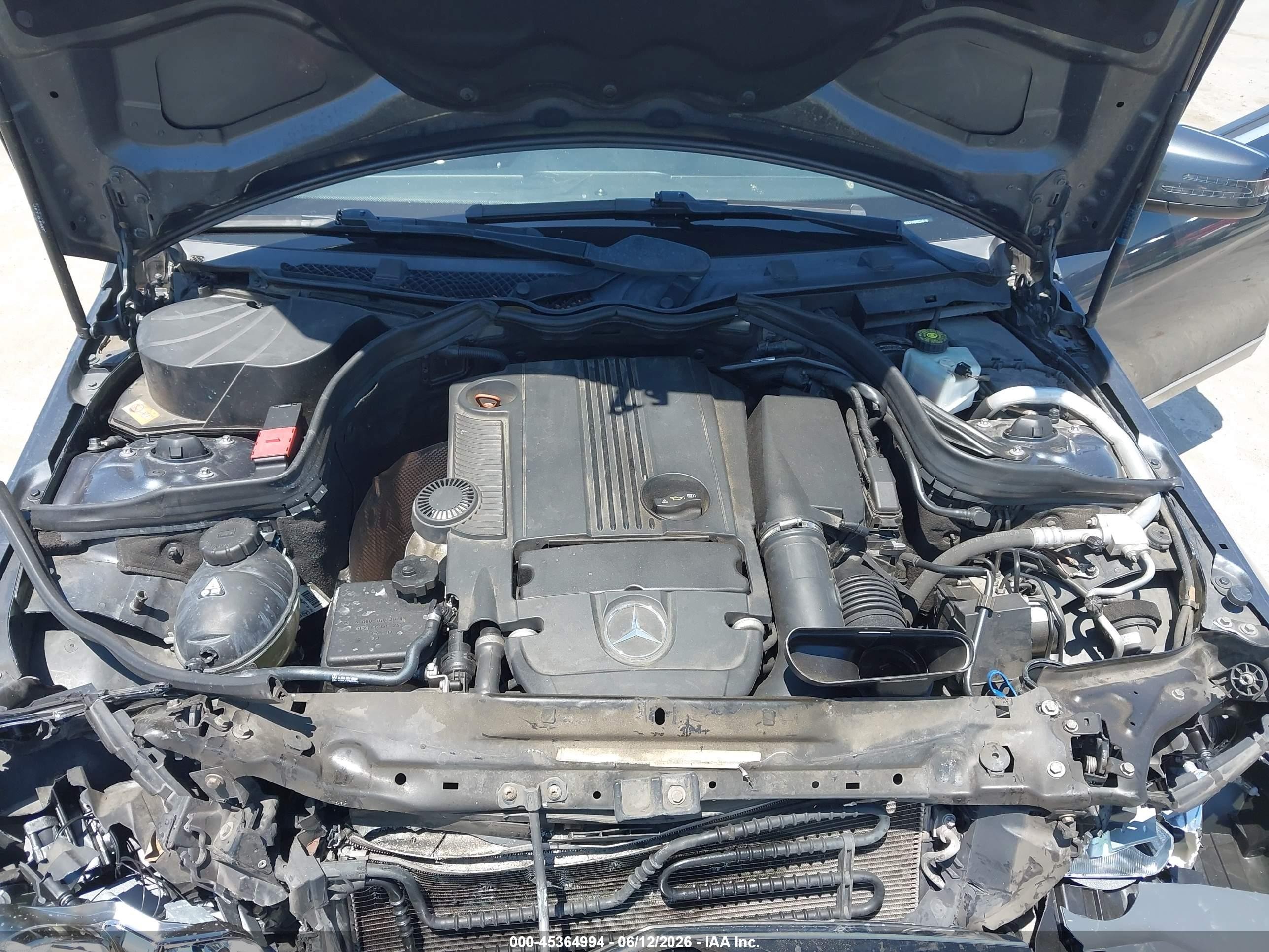 2014 Mercedes-benz C 250 Sport Серый vin: WDDGF4HB9EG248116