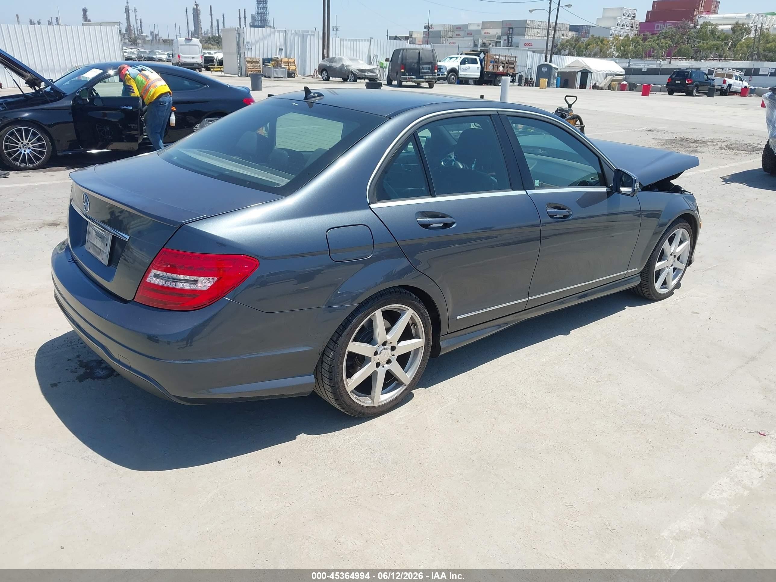 2014 Mercedes-benz C 250 Sport Серый vin: WDDGF4HB9EG248116