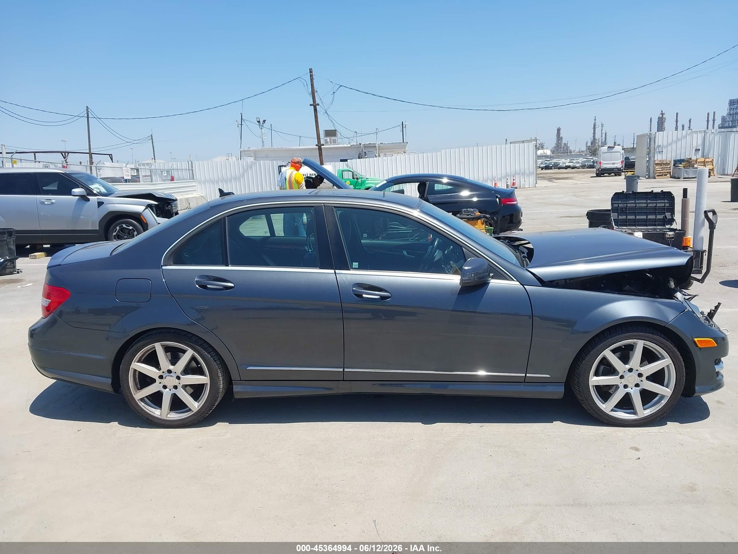 2014 Mercedes-benz C 250 Sport Серый vin: WDDGF4HB9EG248116