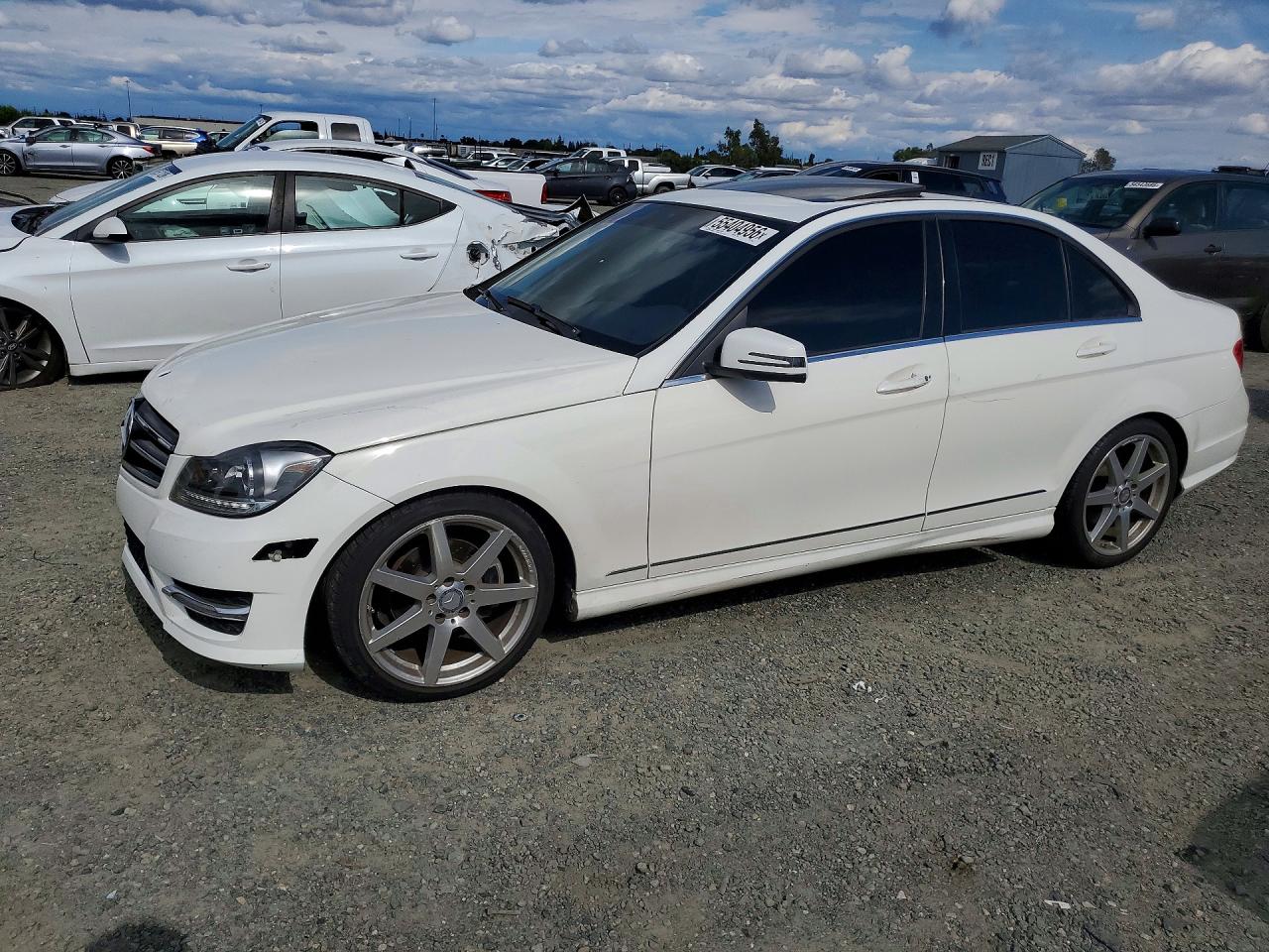 2014 Mercedes-benz C 250 White vin: WDDGF4HB9EG255163