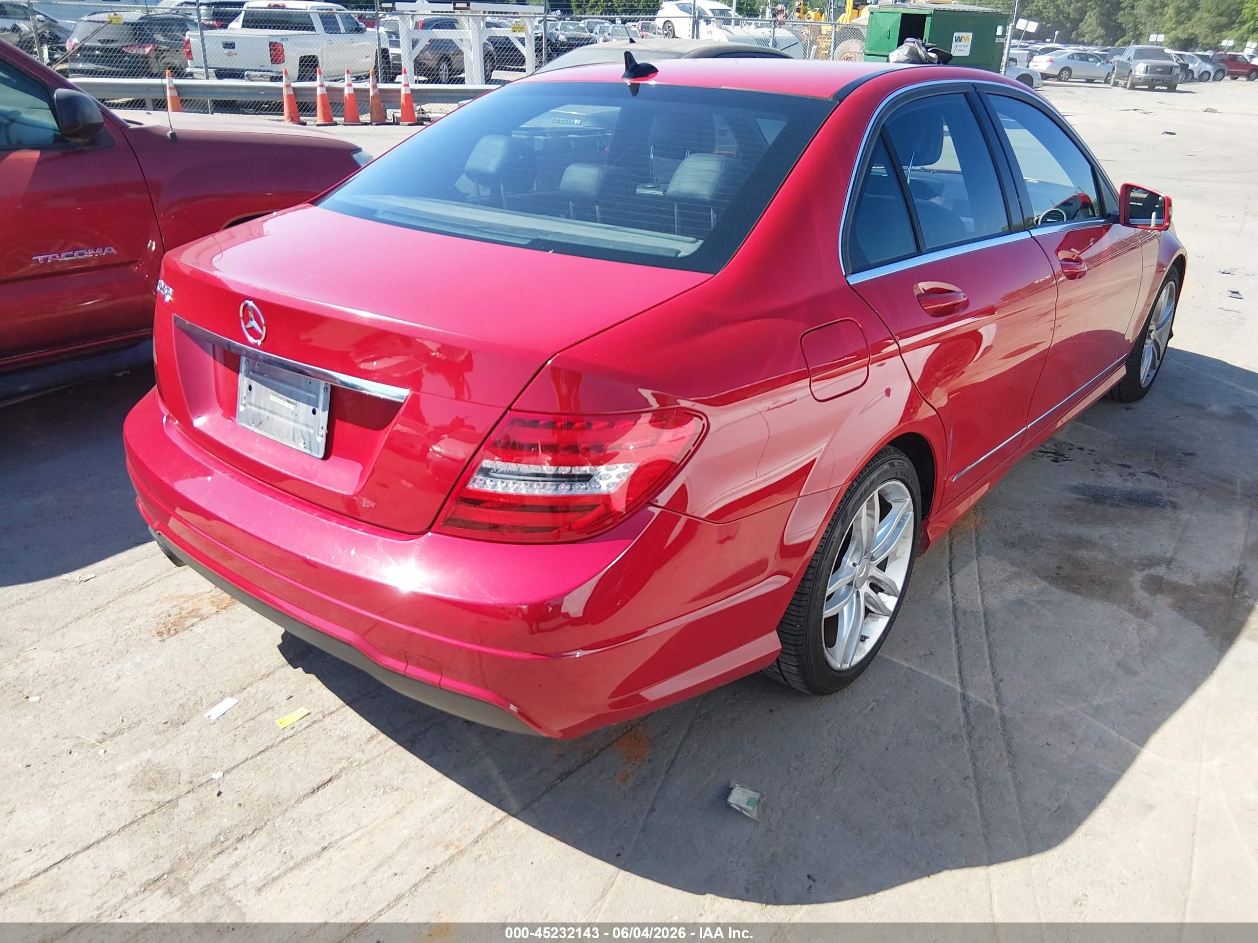 2014 Mercedes-benz C 250 Sport Red vin: WDDGF4HB9ER314393