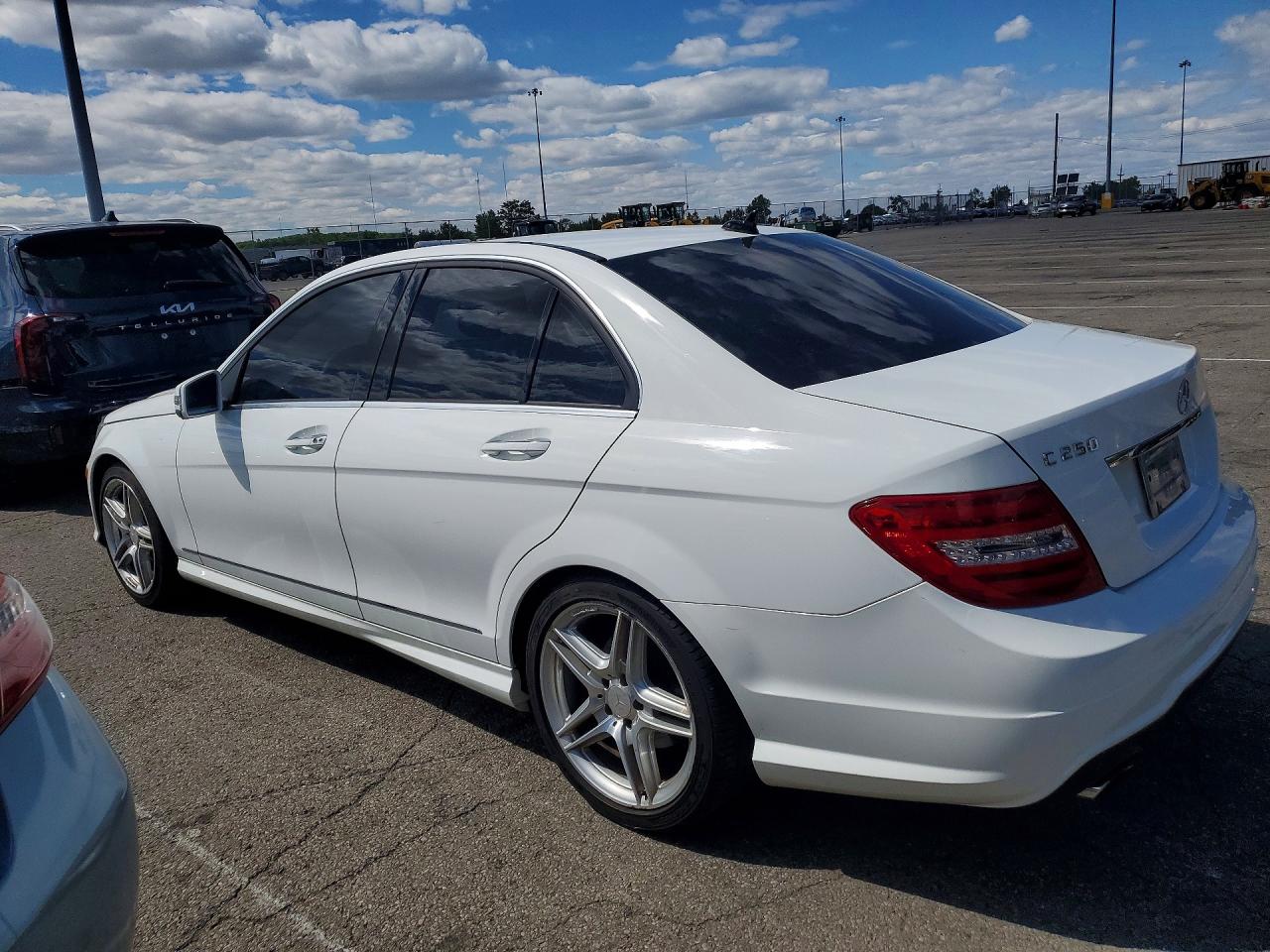 2014 Mercedes-benz C White vin: WDDGF4HB9ER317603