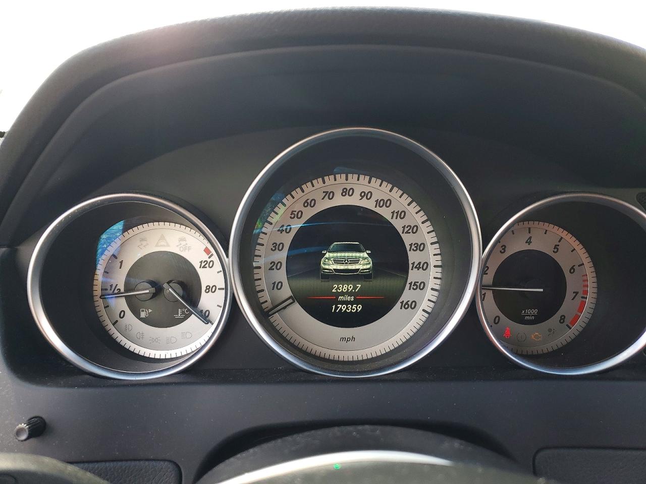 2014 Mercedes-benz C White vin: WDDGF4HB9ER317603