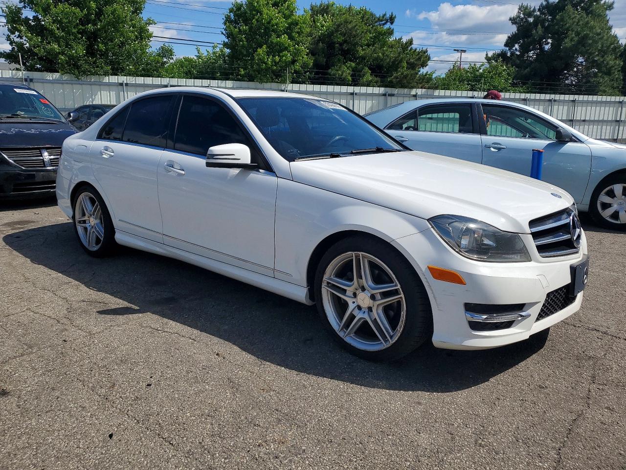 2014 Mercedes-benz C White vin: WDDGF4HB9ER317603
