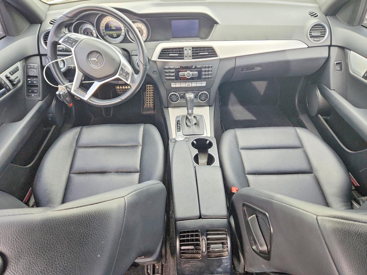 2014 Mercedes-benz C White vin: WDDGF4HB9ER317603