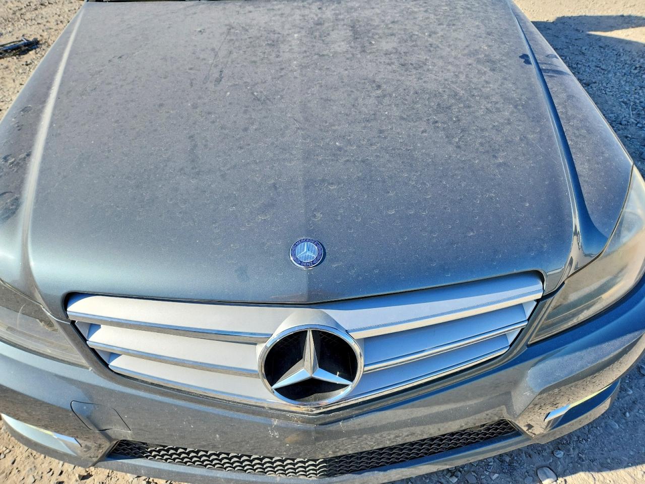2012 Mercedes-benz C 250 Silver vin: WDDGF4HBXCA607330