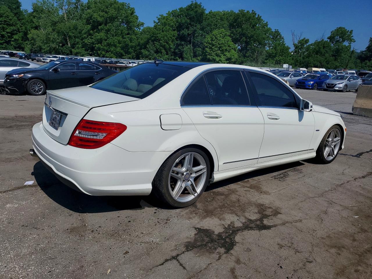 2012 Mercedes-benz C 250 White vin: WDDGF4HBXCR202375