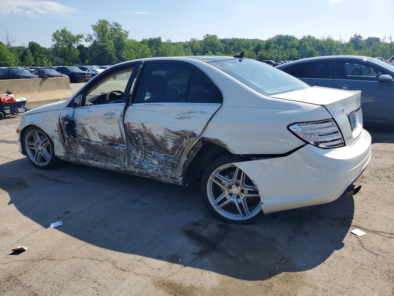 2012 Mercedes-benz C 250 White vin: WDDGF4HBXCR202375
