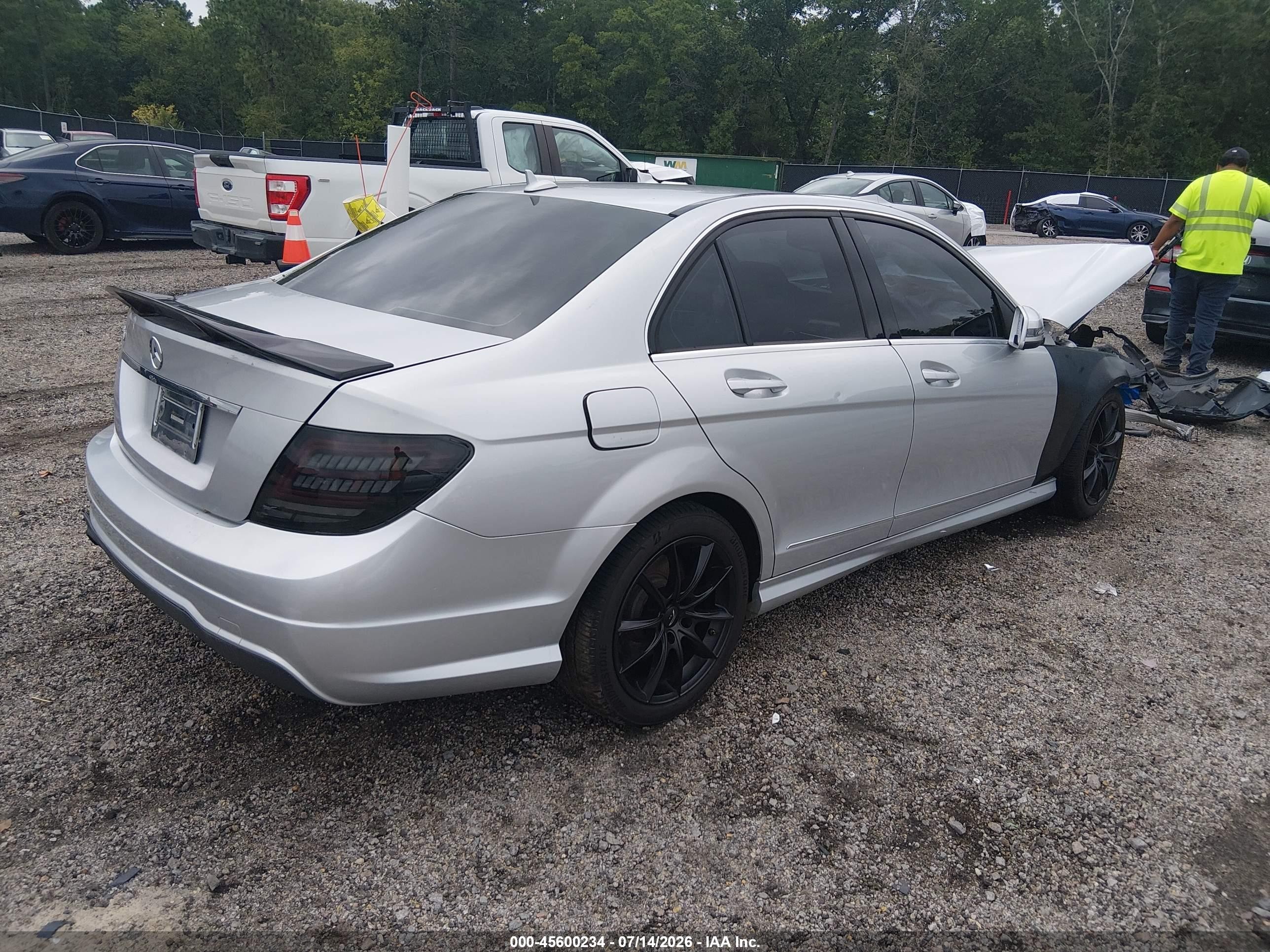 2012 Mercedes-benz C 250 Sport Серый vin: WDDGF4HBXCR210864