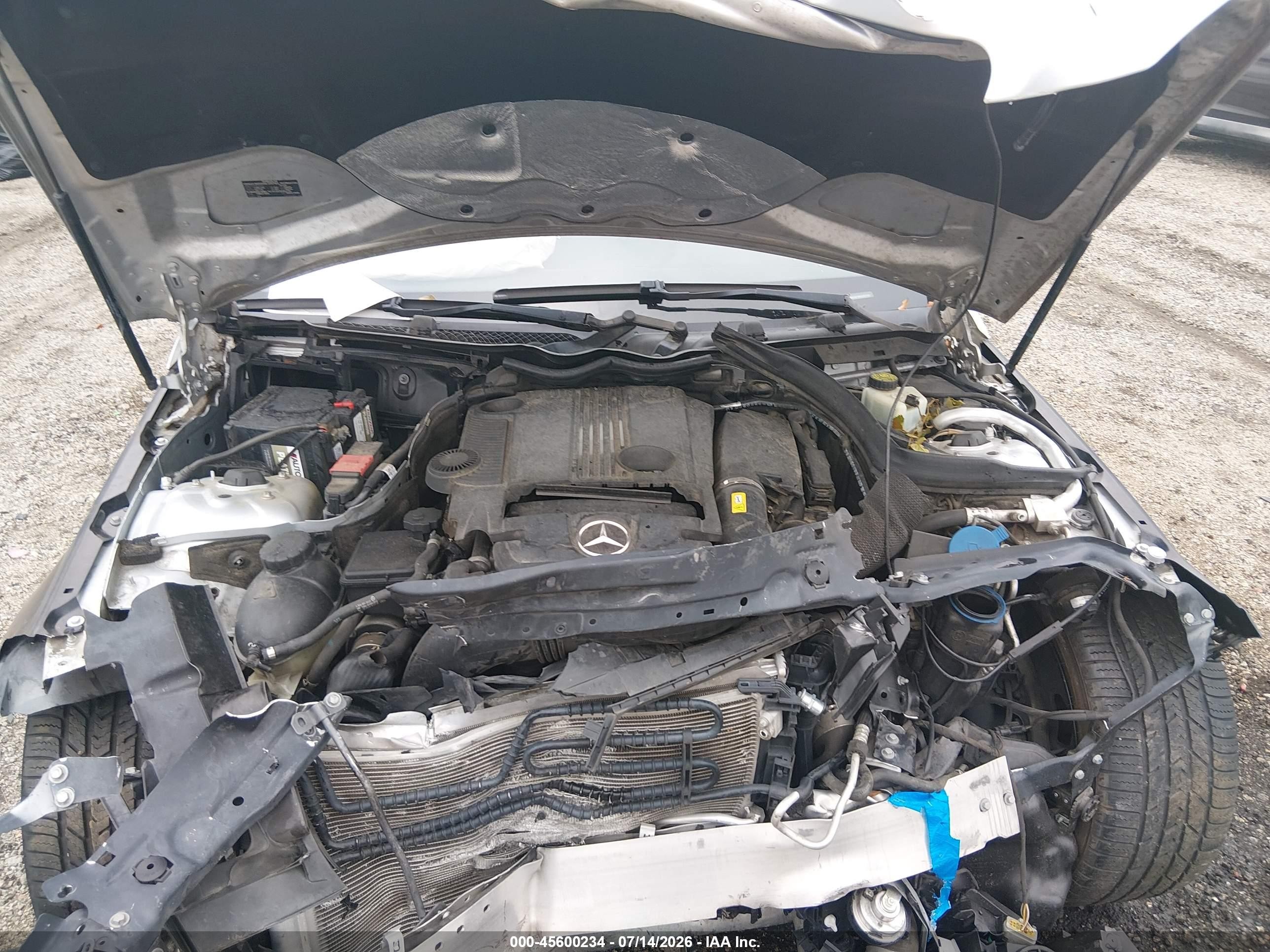 2012 Mercedes-benz C 250 Sport Серый vin: WDDGF4HBXCR210864