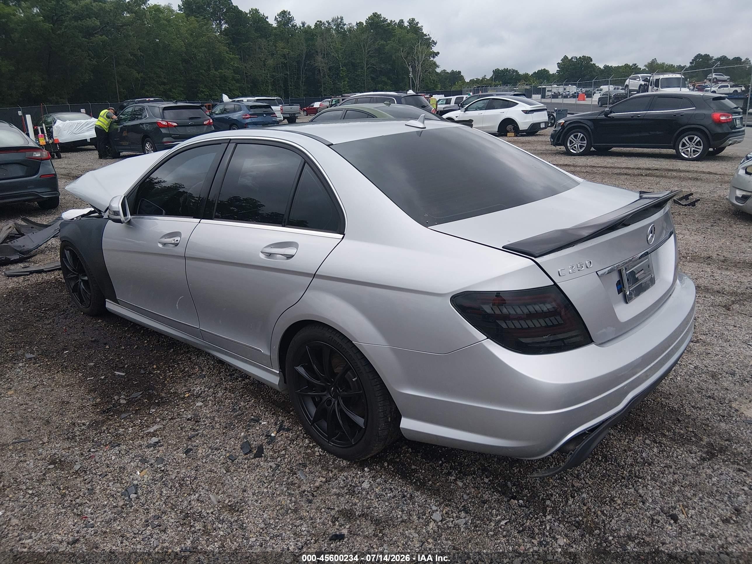 2012 Mercedes-benz C 250 Sport Серый vin: WDDGF4HBXCR210864