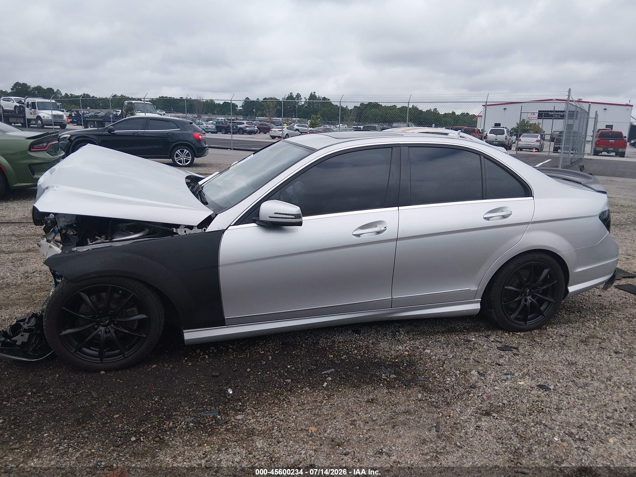 2012 Mercedes-benz C 250 Sport Серый vin: WDDGF4HBXCR210864