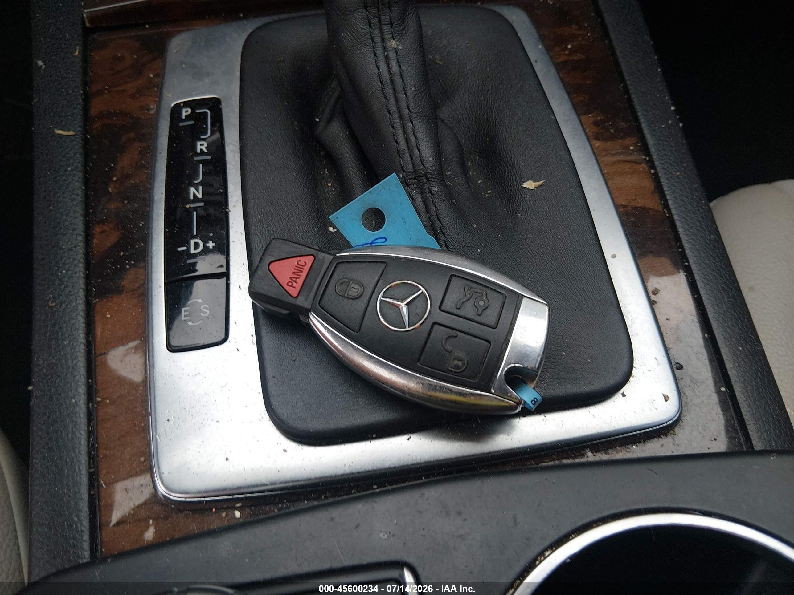 2012 Mercedes-benz C 250 Sport Серый vin: WDDGF4HBXCR210864