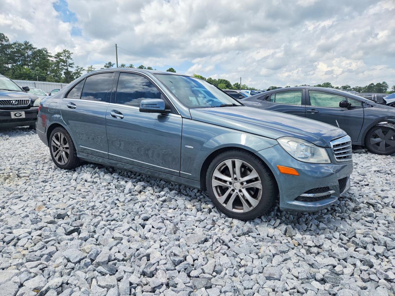 2012 Mercedes-benz C 250 Turquoise vin: WDDGF4HBXCR212162